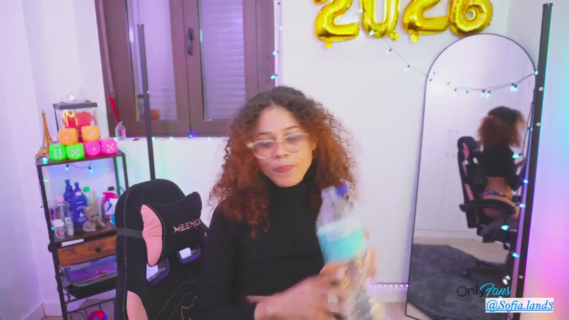 Gallery image thumbnail from pamela_land's myfreecams stream on, 01/26/2026, 08:18 image 14 of 20