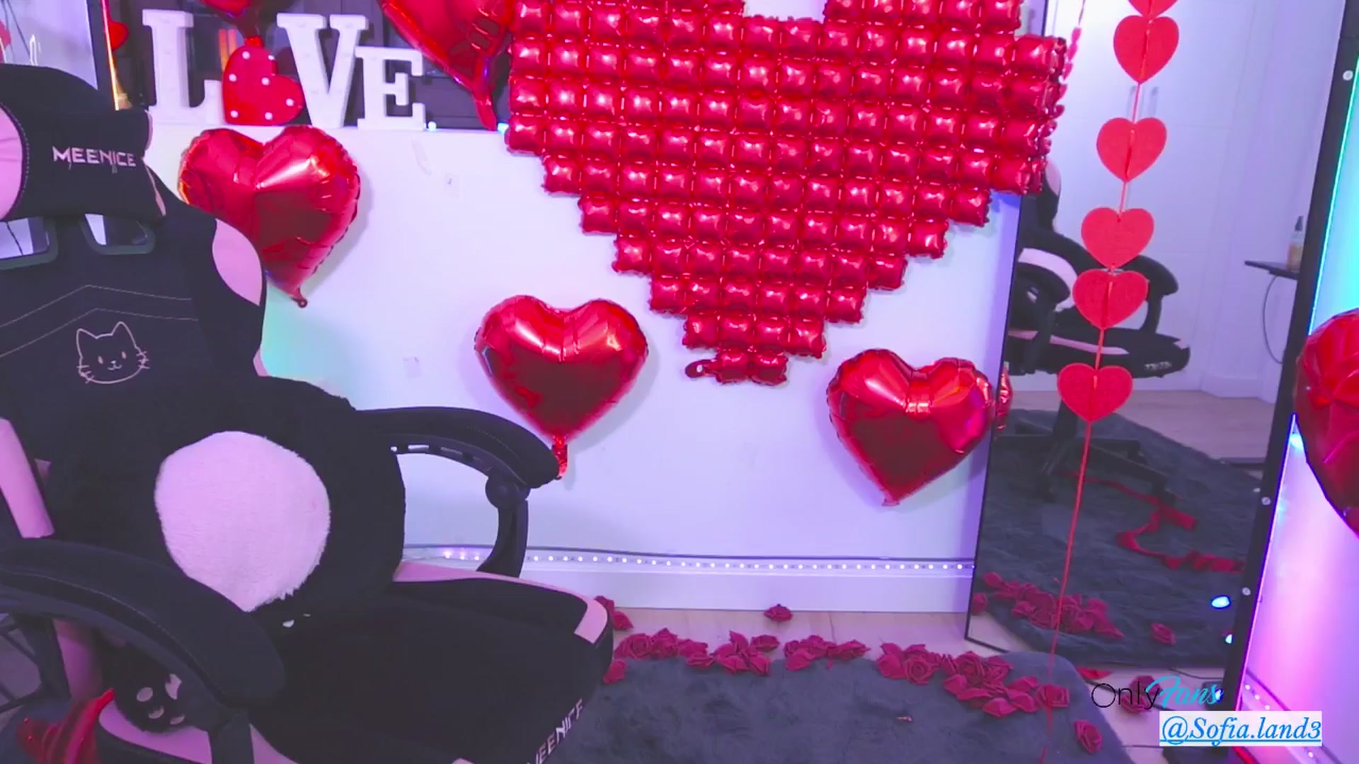 Gallery image thumbnail from pamela_land's myfreecams stream on, 02/15/2026, 13:06 image 2 of 20