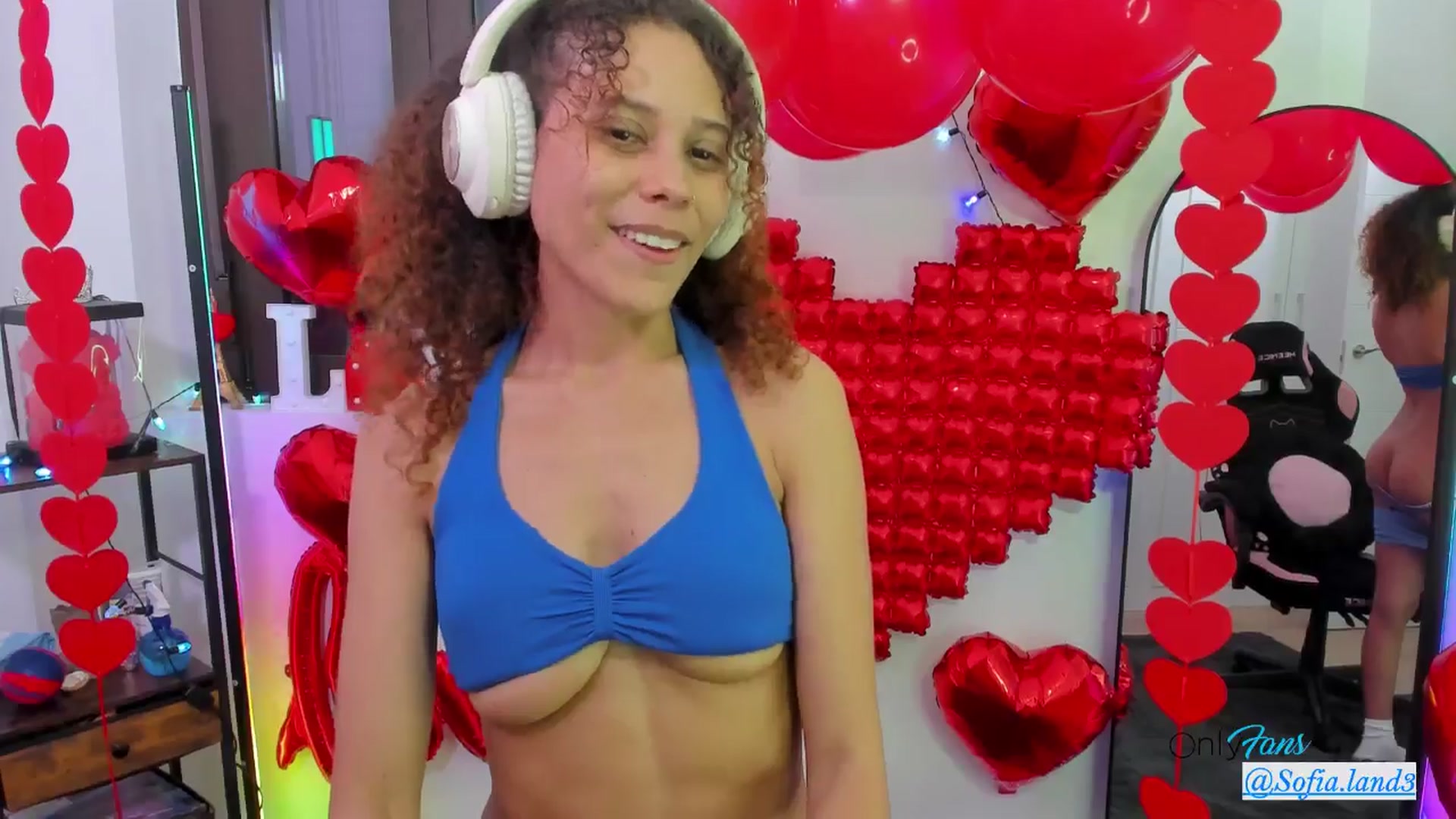 Gallery image thumbnail from pamela_land's myfreecams stream on, 02/18/2026, 21:33 image 12 of 20