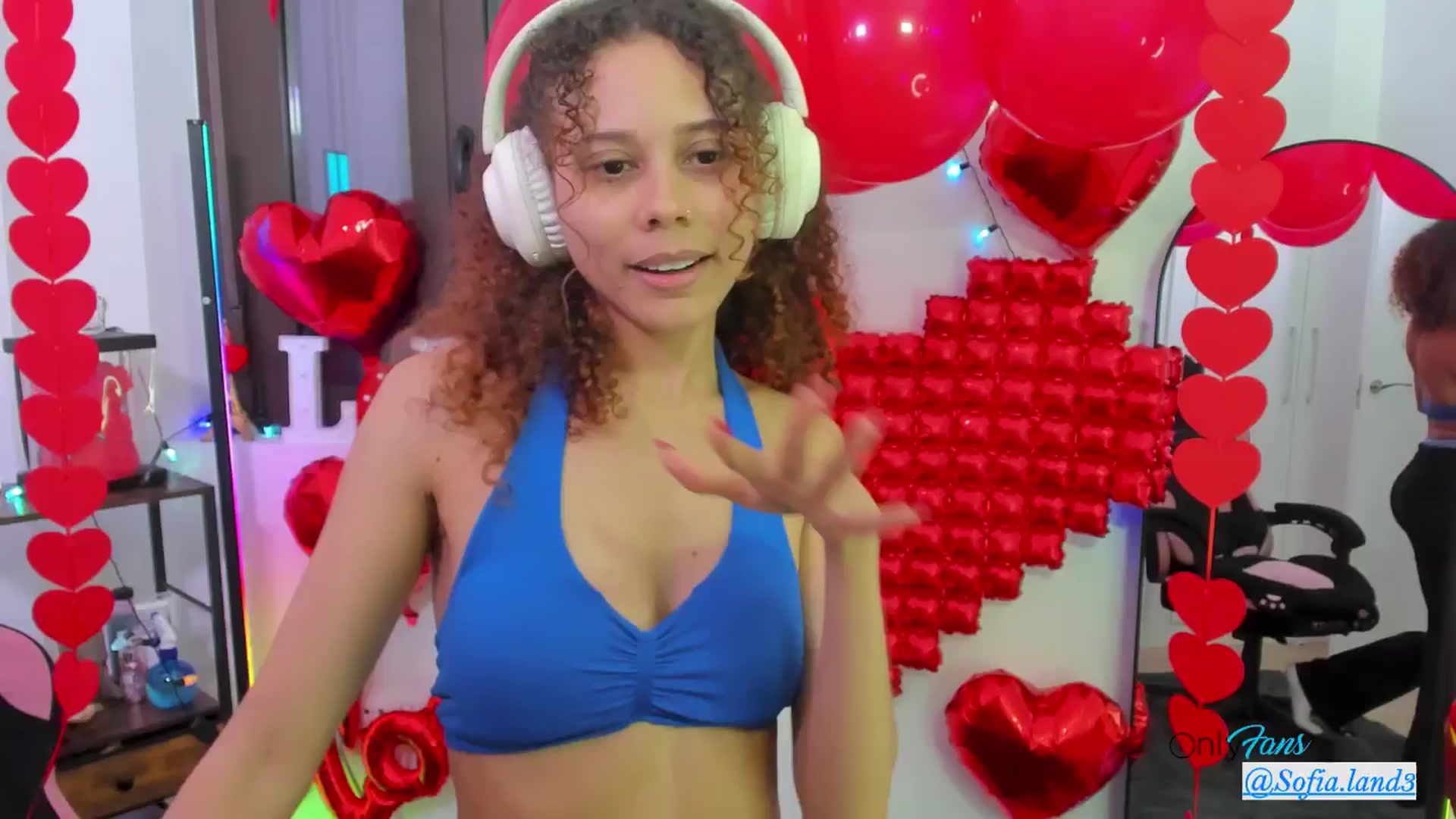 Gallery image thumbnail from pamela_land's myfreecams stream on, 02/18/2026, 21:33 image 4 of 20