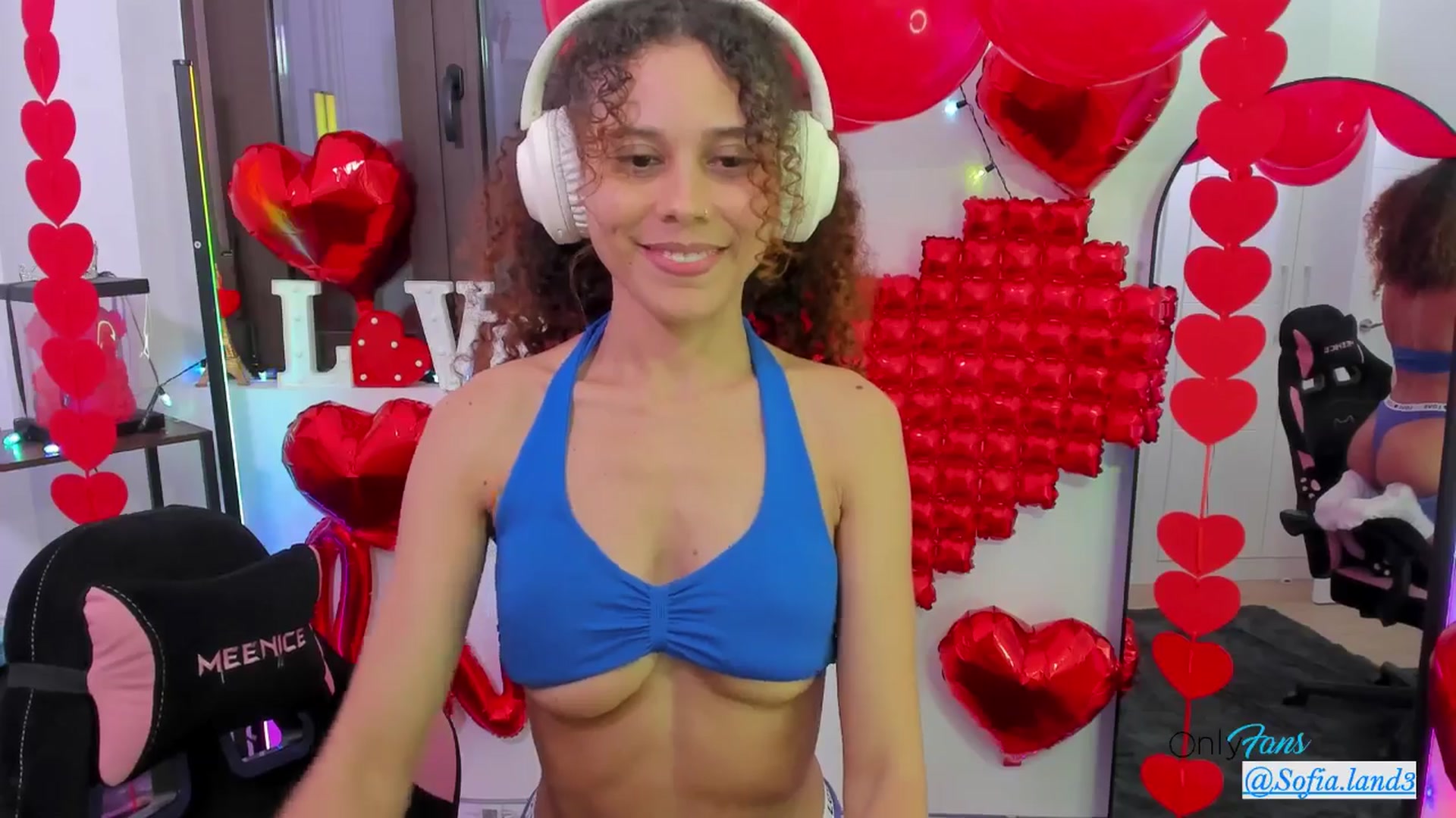 Gallery image thumbnail from pamela_land's myfreecams stream on, 02/18/2026, 21:33 image 11 of 20