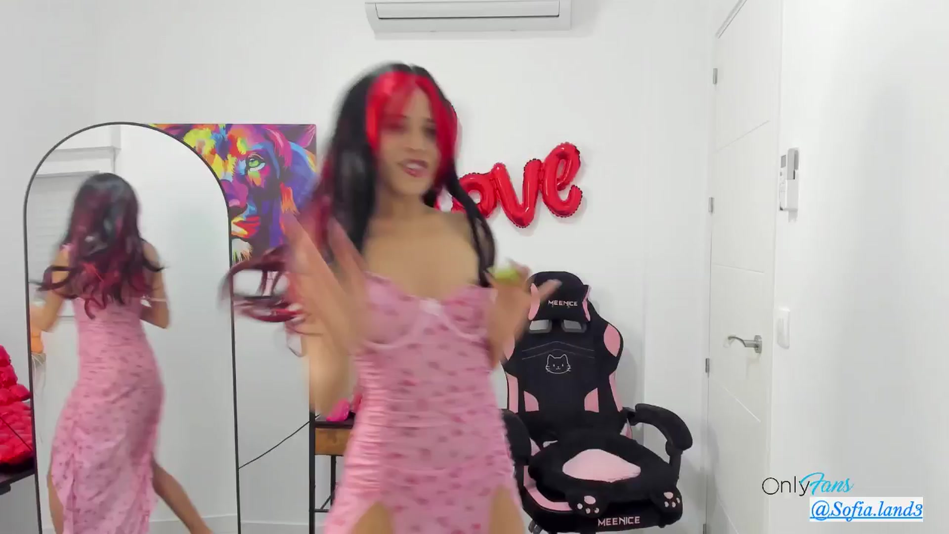 Gallery image thumbnail from pamela_land's myfreecams stream on, 03/08/2026, 22:11 image 13 of 20