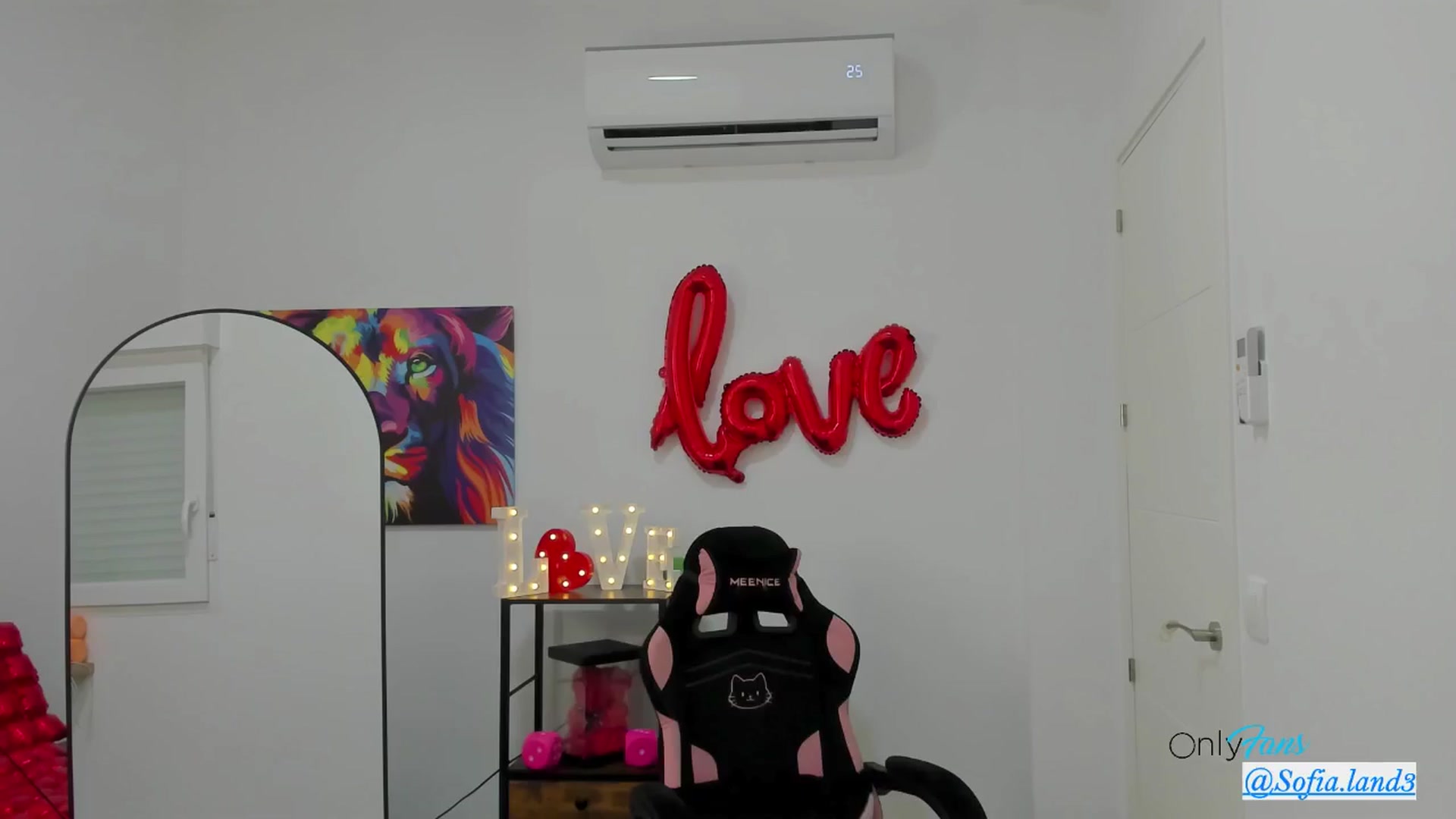 Gallery image thumbnail from pamela_land's myfreecams stream on, 03/08/2026, 22:11 image 10 of 20