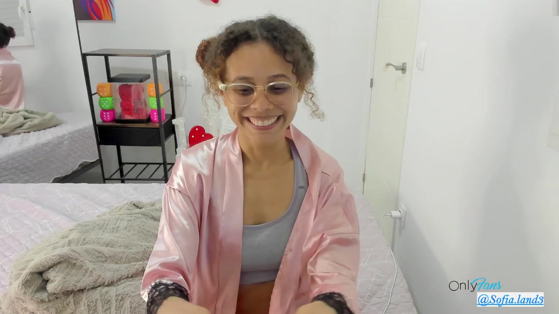 Gallery image thumbnail from pamela_land's myfreecams stream on, 03/16/2026, 24:02 image 14 of 20