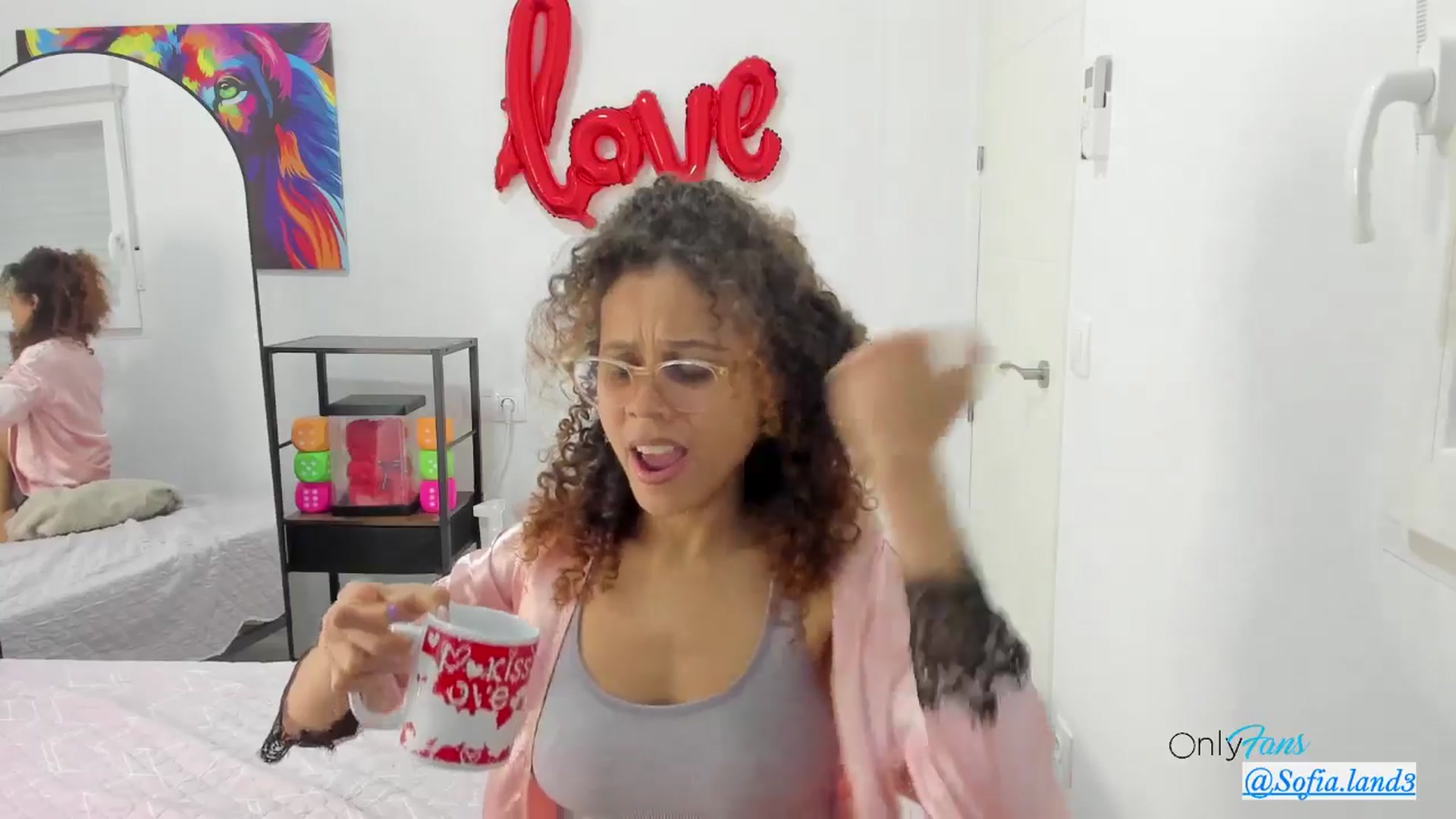 Gallery image thumbnail from pamela_land's myfreecams stream on, 03/16/2026, 24:02 image 5 of 20