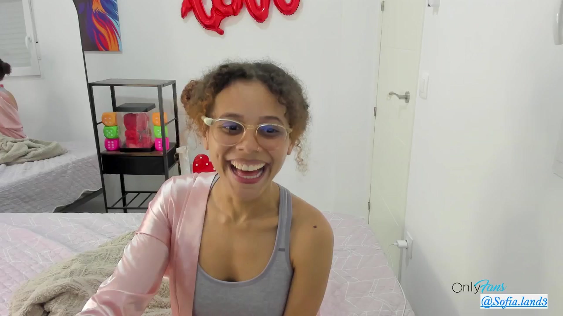 Gallery image thumbnail from pamela_land's myfreecams stream on, 03/16/2026, 24:02 image 16 of 20