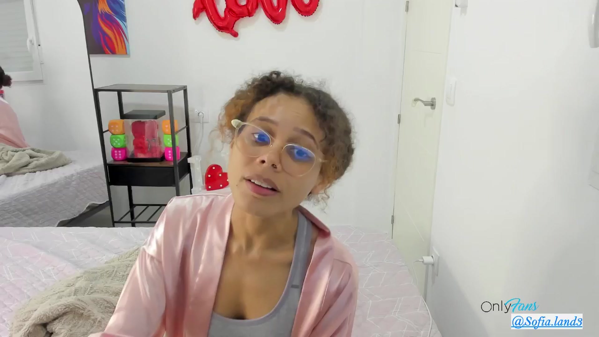 Gallery image thumbnail from pamela_land's myfreecams stream on, 03/16/2026, 24:02 image 17 of 20