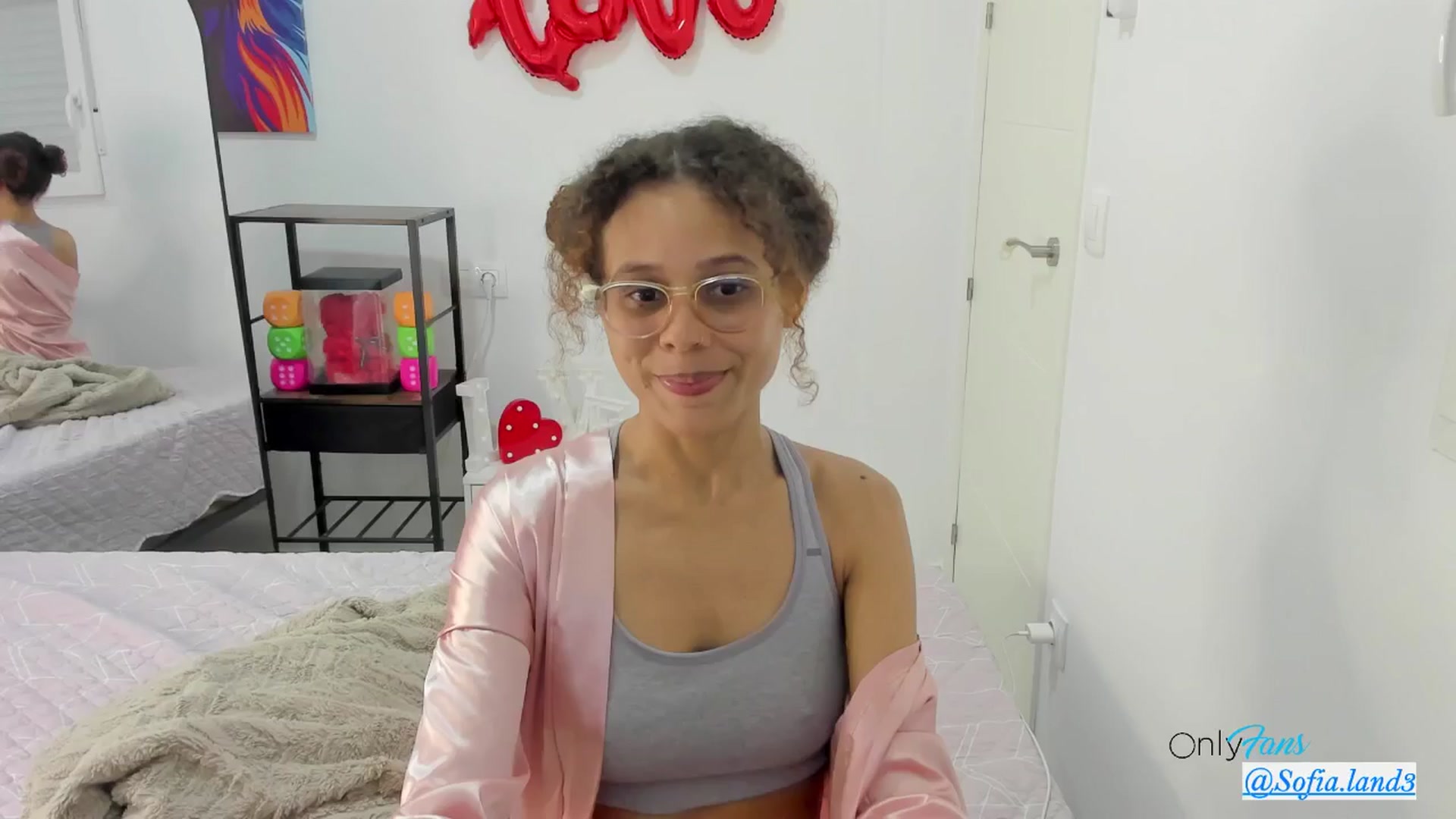Gallery image thumbnail from pamela_land's myfreecams stream on, 03/16/2026, 24:02 image 15 of 20
