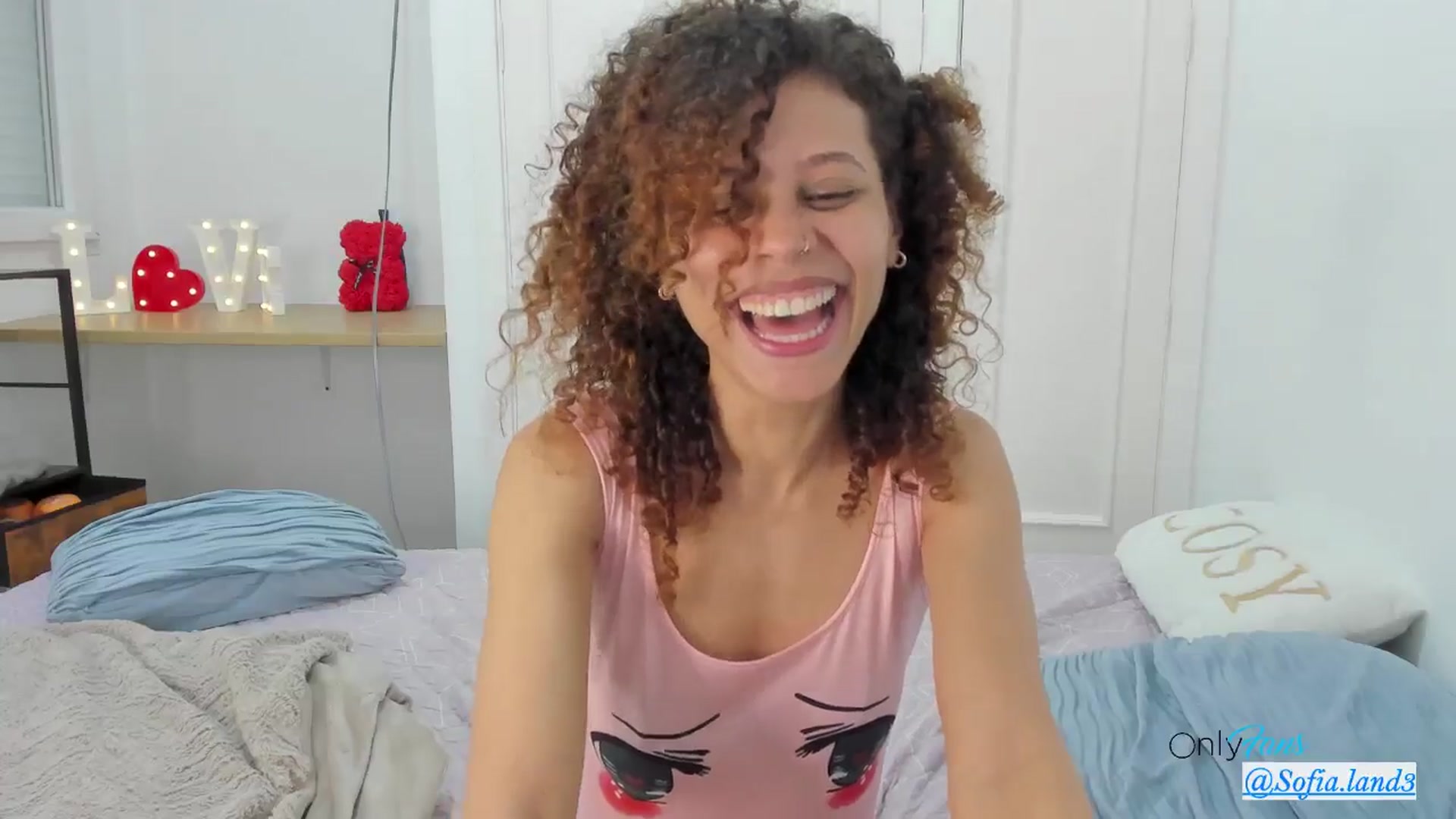 Gallery image thumbnail from pamela_land's myfreecams stream on, 03/23/2026, 06:13 image 15 of 20