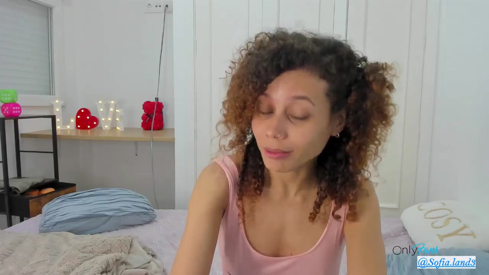 Gallery image thumbnail from pamela_land's myfreecams stream on, 03/23/2026, 06:13 image 19 of 20