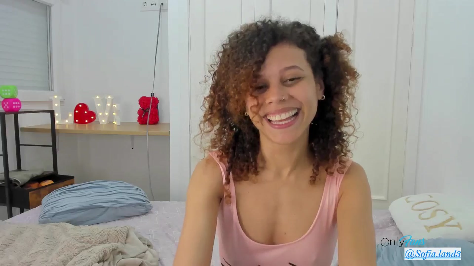 Gallery image thumbnail from pamela_land's myfreecams stream on, 03/23/2026, 06:13 image 17 of 20
