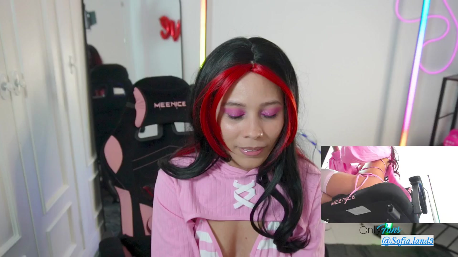 Gallery image thumbnail from pamela_land's myfreecams stream on, 04/05/2026, 20:30 image 17 of 20