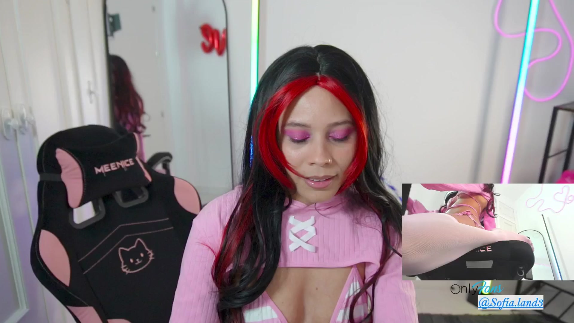 Gallery image thumbnail from pamela_land's myfreecams stream on, 04/05/2026, 20:30 image 16 of 20