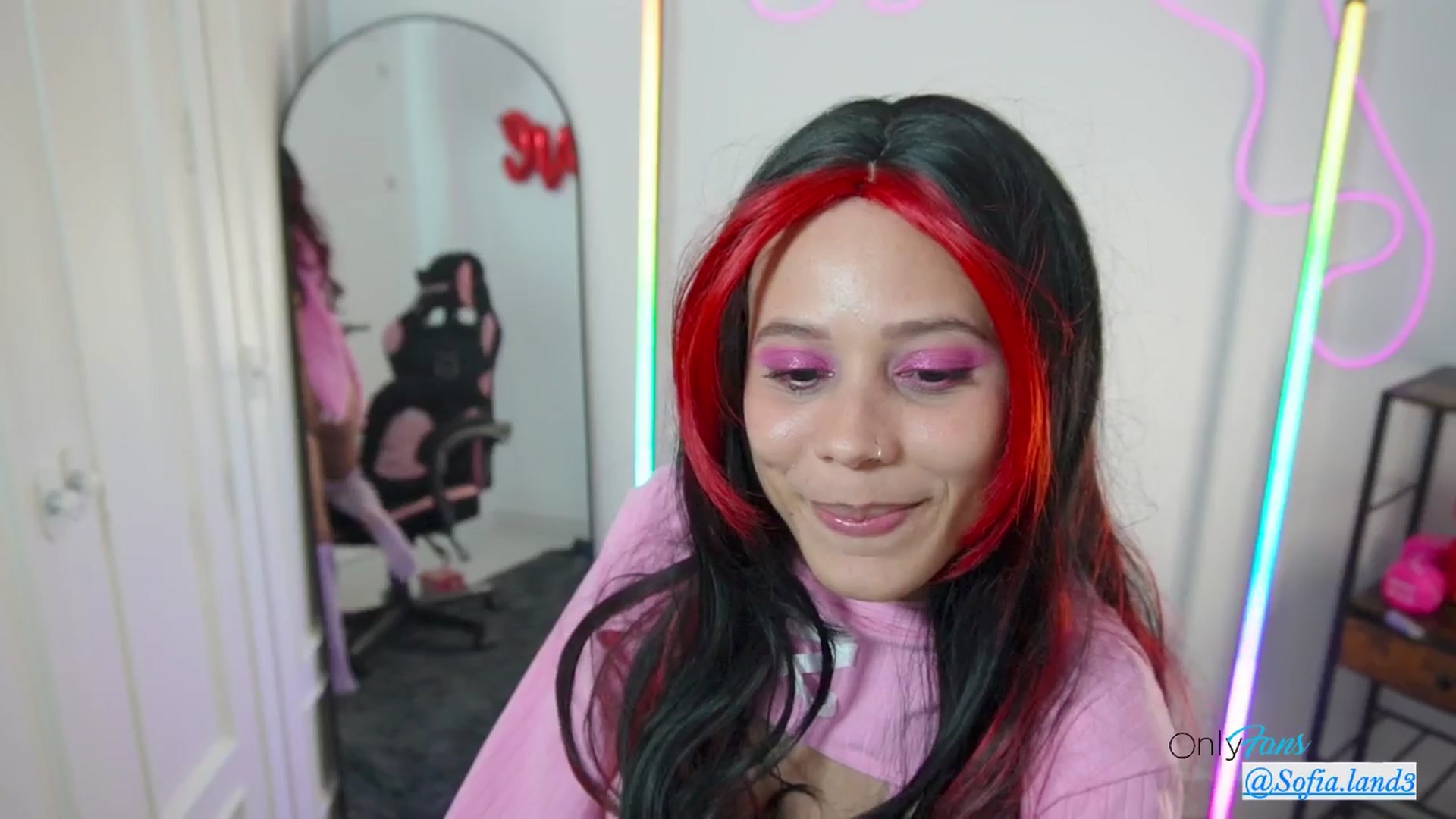 Gallery image thumbnail from pamela_land's myfreecams stream on, 04/06/2026, 24:00 image 4 of 20