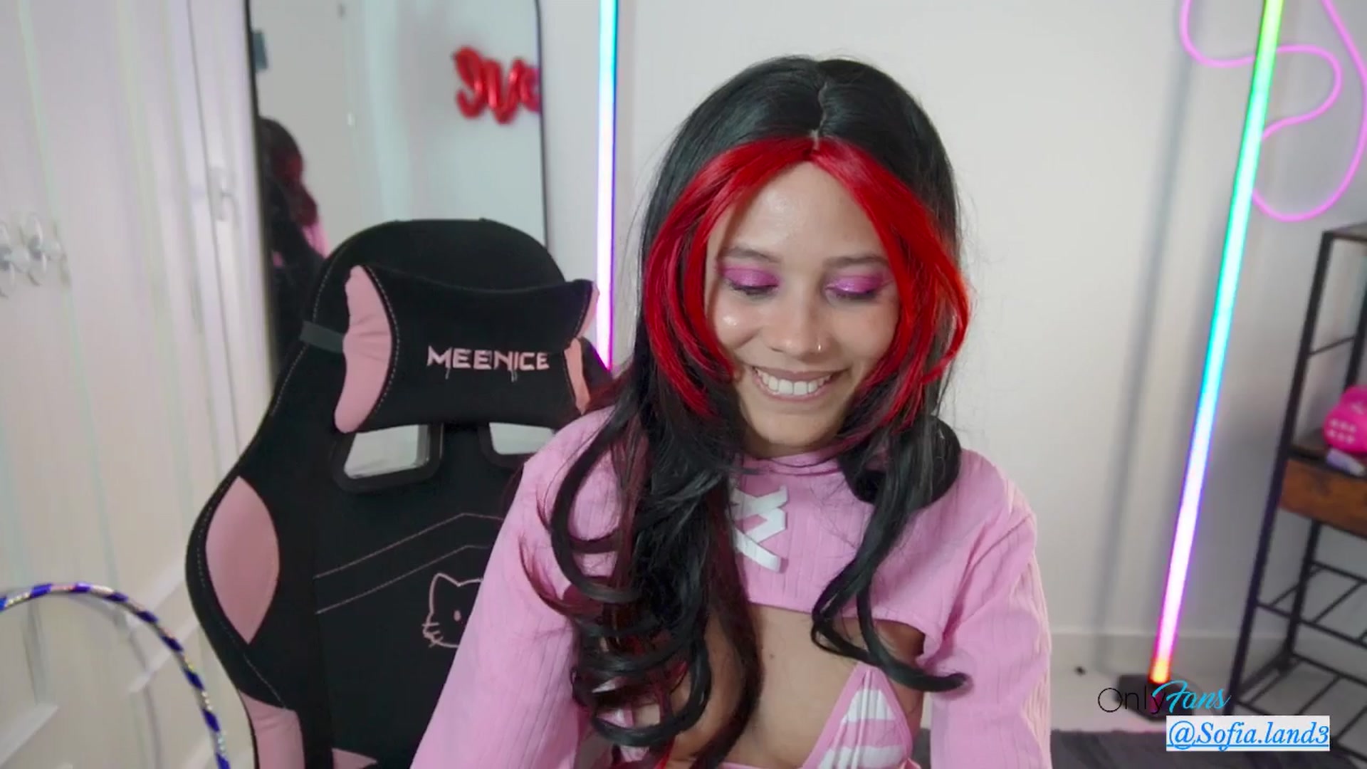 Gallery image thumbnail from pamela_land's myfreecams stream on, 04/06/2026, 01:02 image 4 of 20