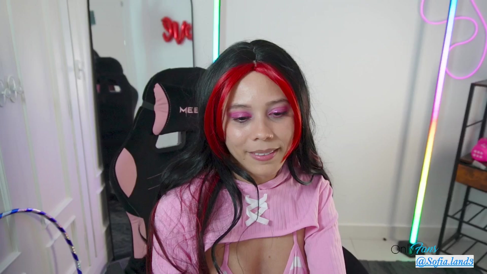 Gallery image thumbnail from pamela_land's myfreecams stream on, 04/06/2026, 01:02 image 19 of 20