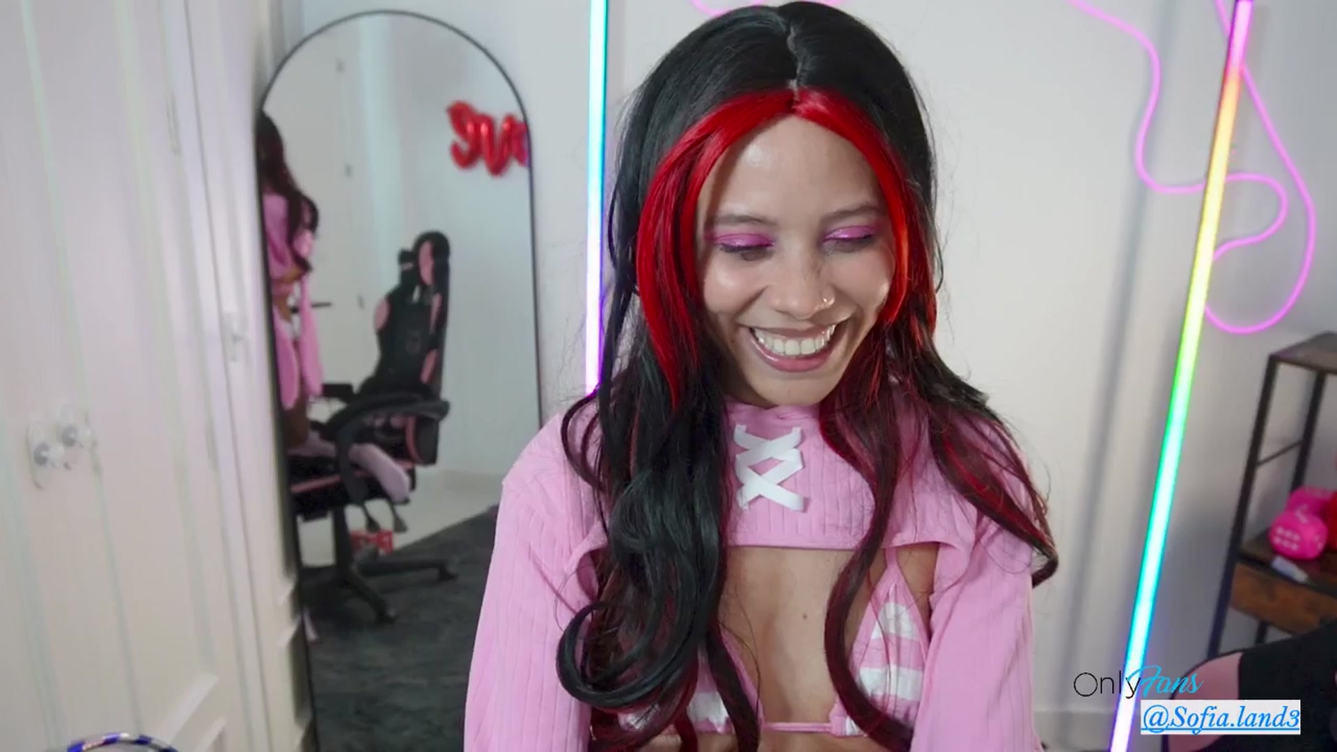 Gallery image thumbnail from pamela_land's myfreecams stream on, 04/06/2026, 01:02 image 9 of 20