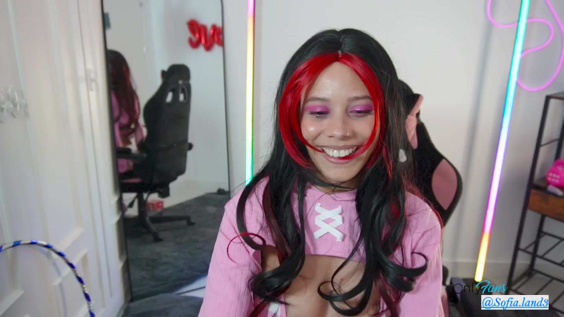 Gallery image thumbnail from pamela_land's myfreecams stream on, 04/06/2026, 01:02 image 1 of 20