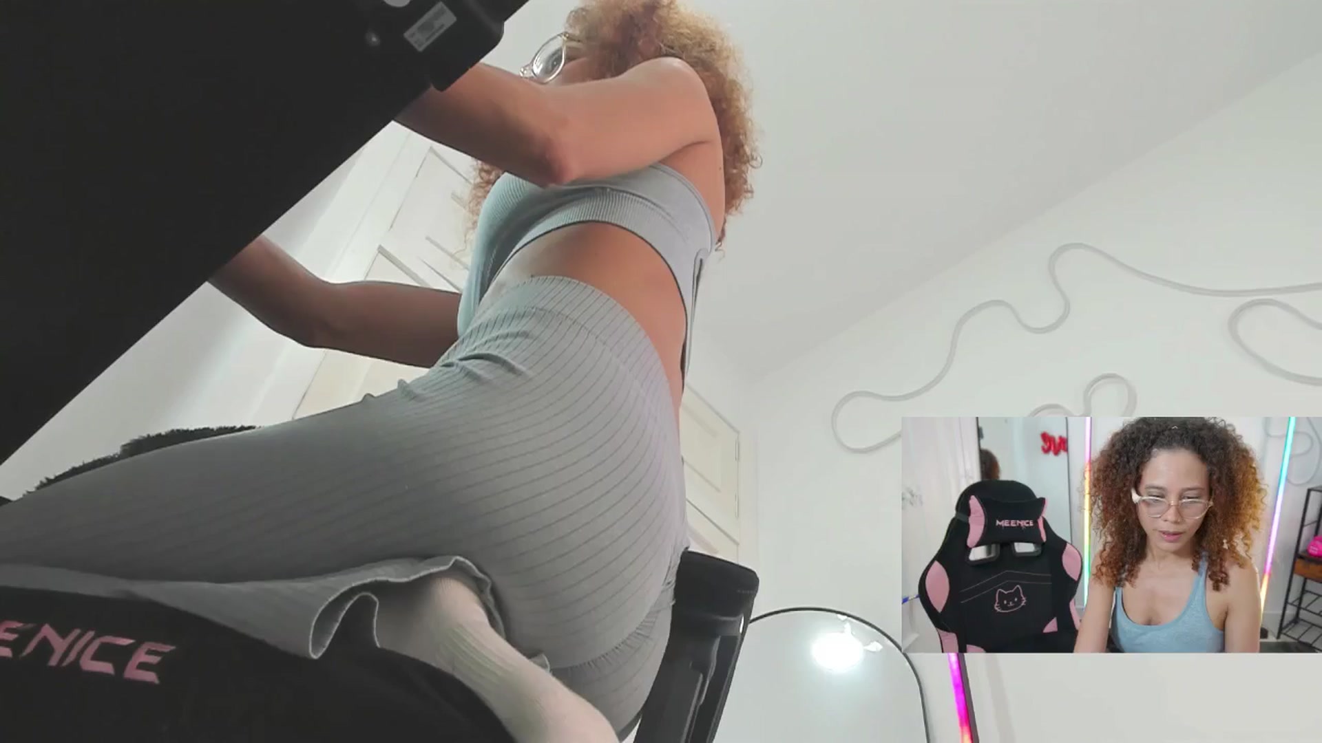 Gallery image thumbnail from pamela_land's myfreecams stream on, 04/07/2026, 07:08 image 16 of 20
