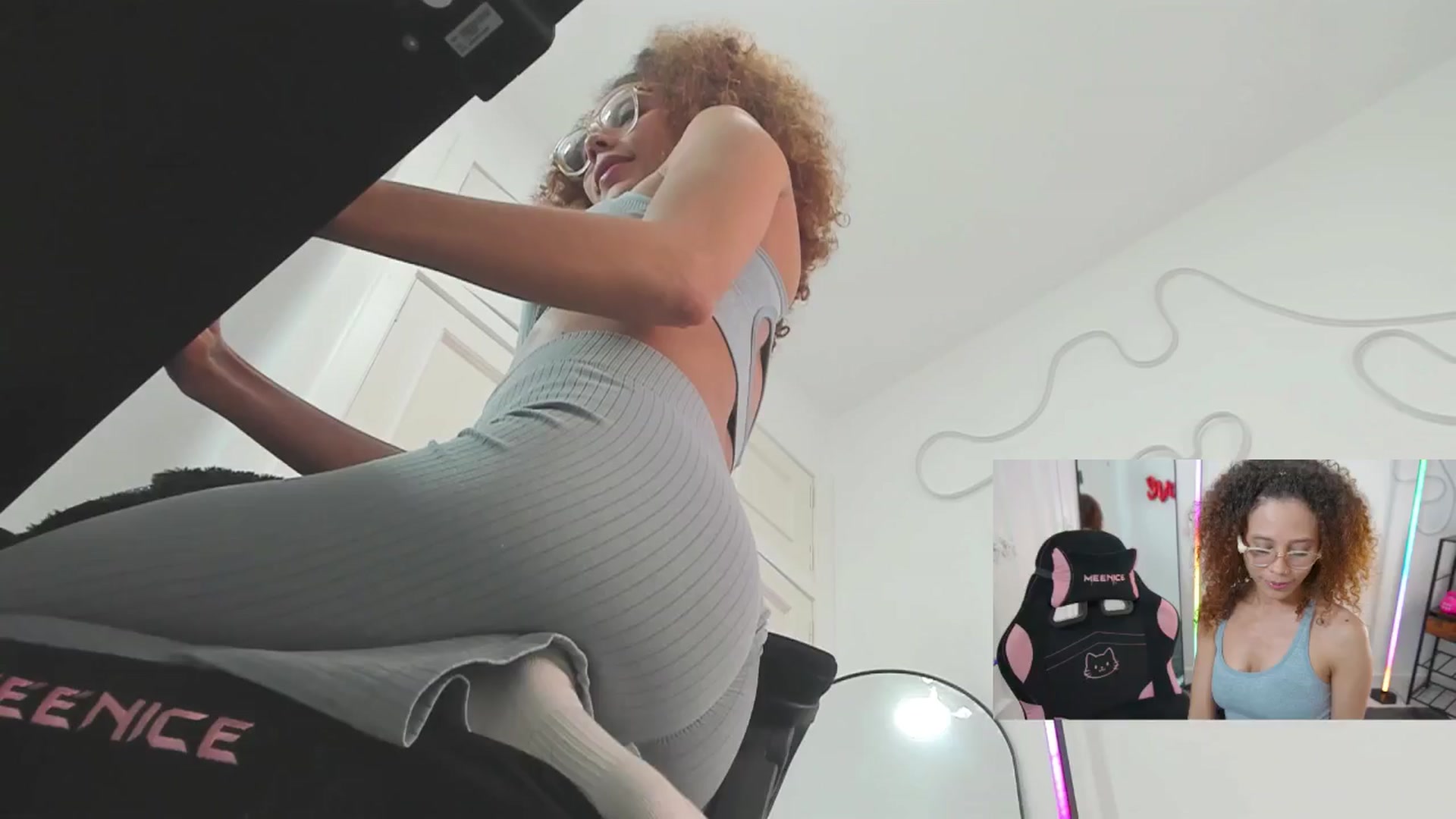 Gallery image thumbnail from pamela_land's myfreecams stream on, 04/07/2026, 07:08 image 20 of 20