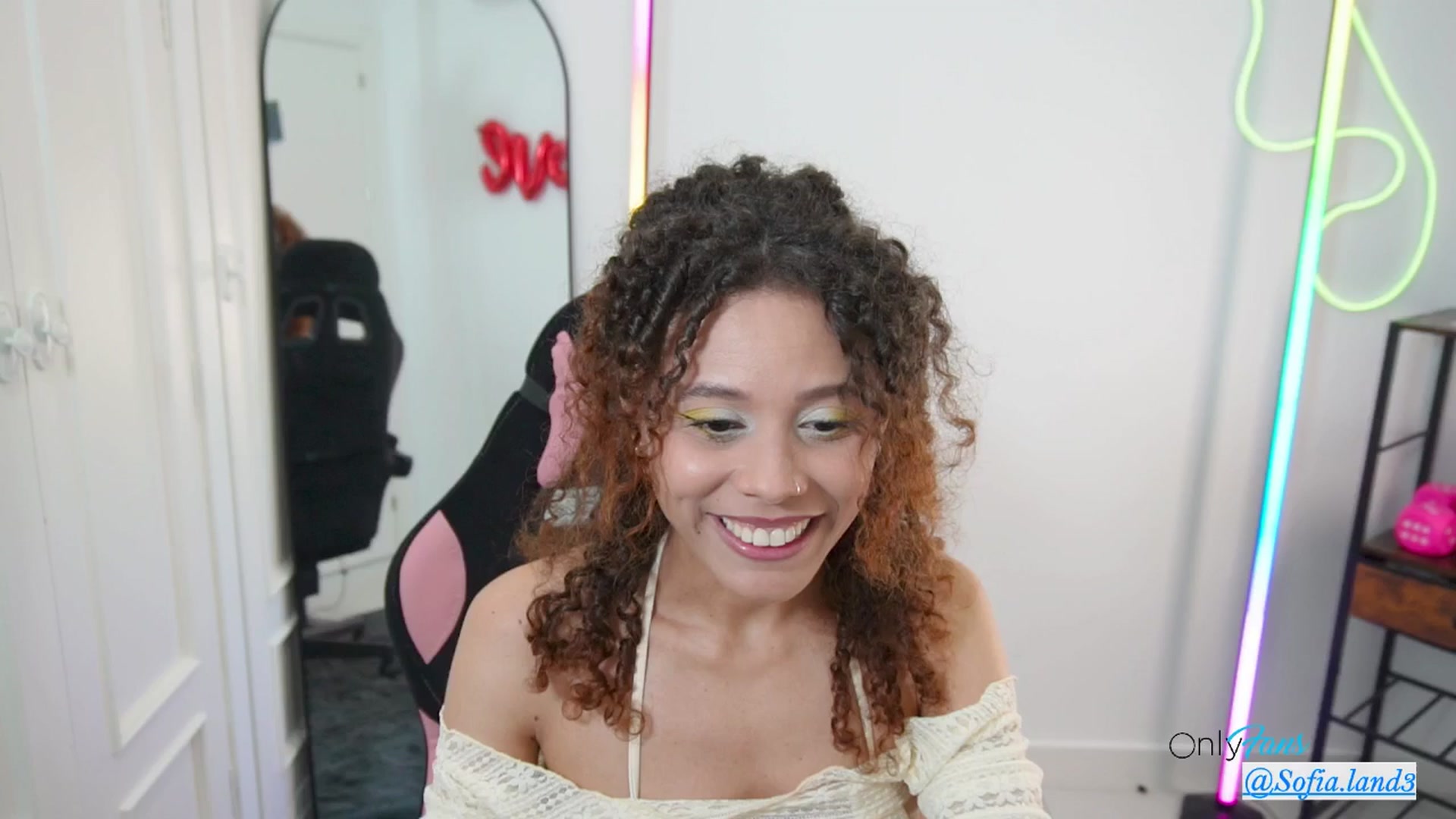 Gallery image thumbnail from pamela_land's myfreecams stream on, 04/08/2026, 20:58 image 11 of 20
