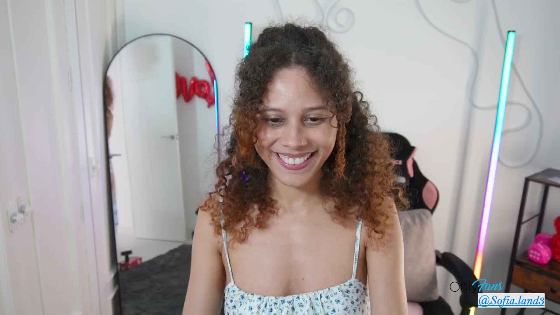 Gallery image thumbnail from pamela_land's myfreecams stream on, 04/16/2026, 16:29 image 15 of 20