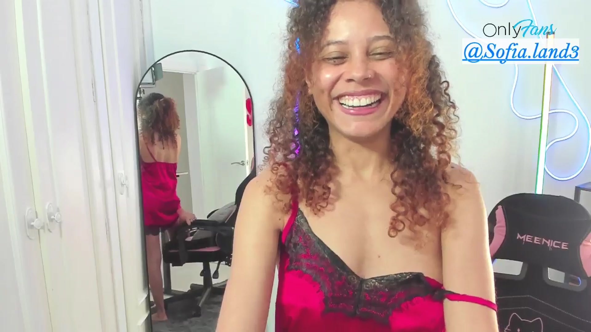 Gallery image thumbnail from pamela_land's myfreecams stream on, 04/25/2026, 08:39 image 20 of 20