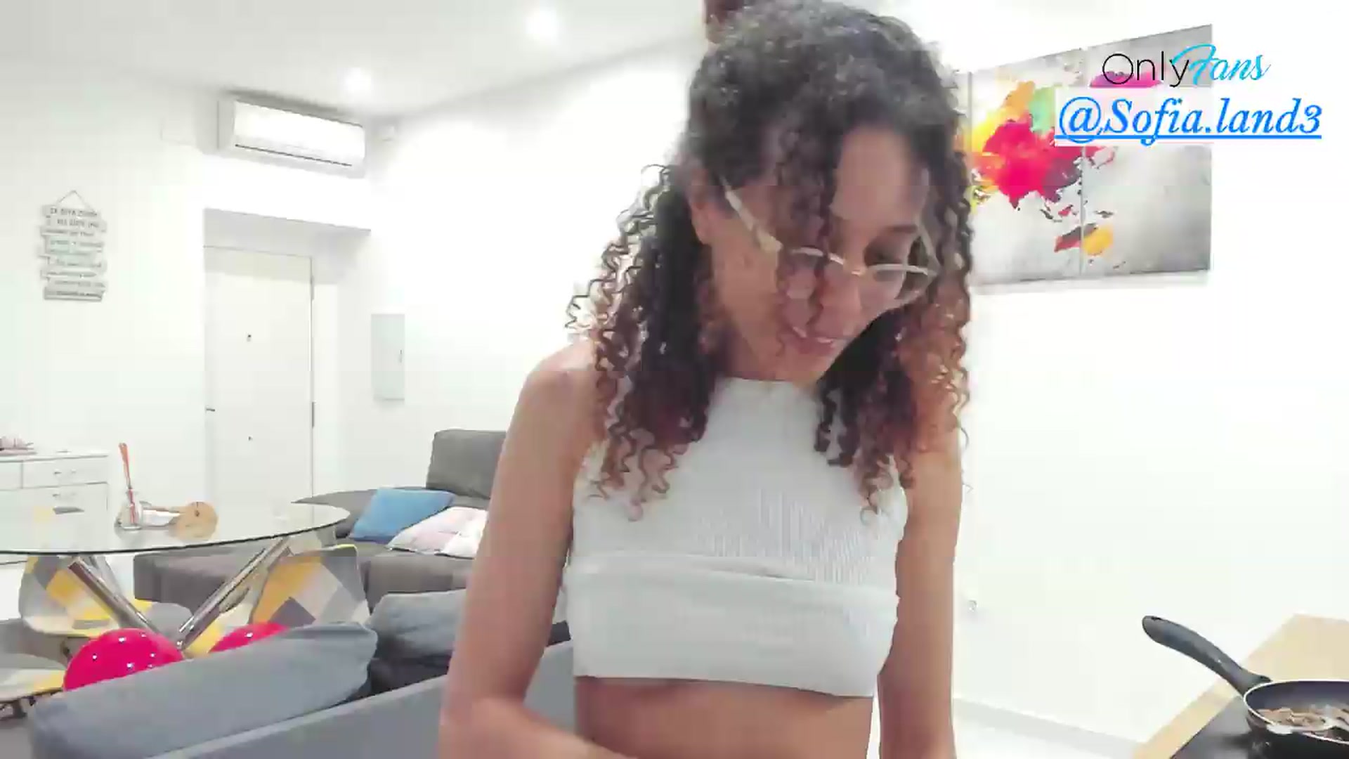 Gallery image thumbnail from pamela_land's myfreecams stream on, 05/09/2026, 17:07 image 1 of 20