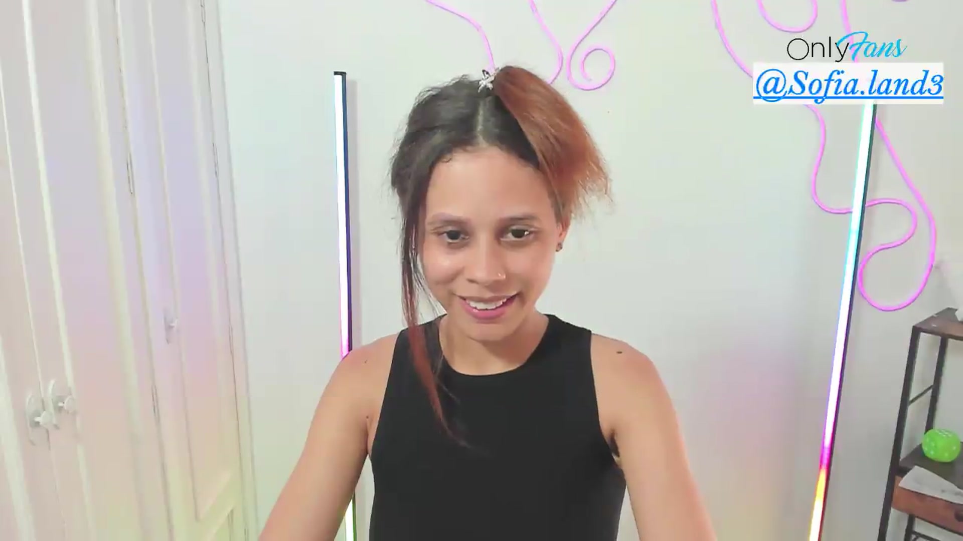 Gallery image thumbnail from pamela_land's myfreecams stream on, 05/29/2026, 16:12 image 20 of 20