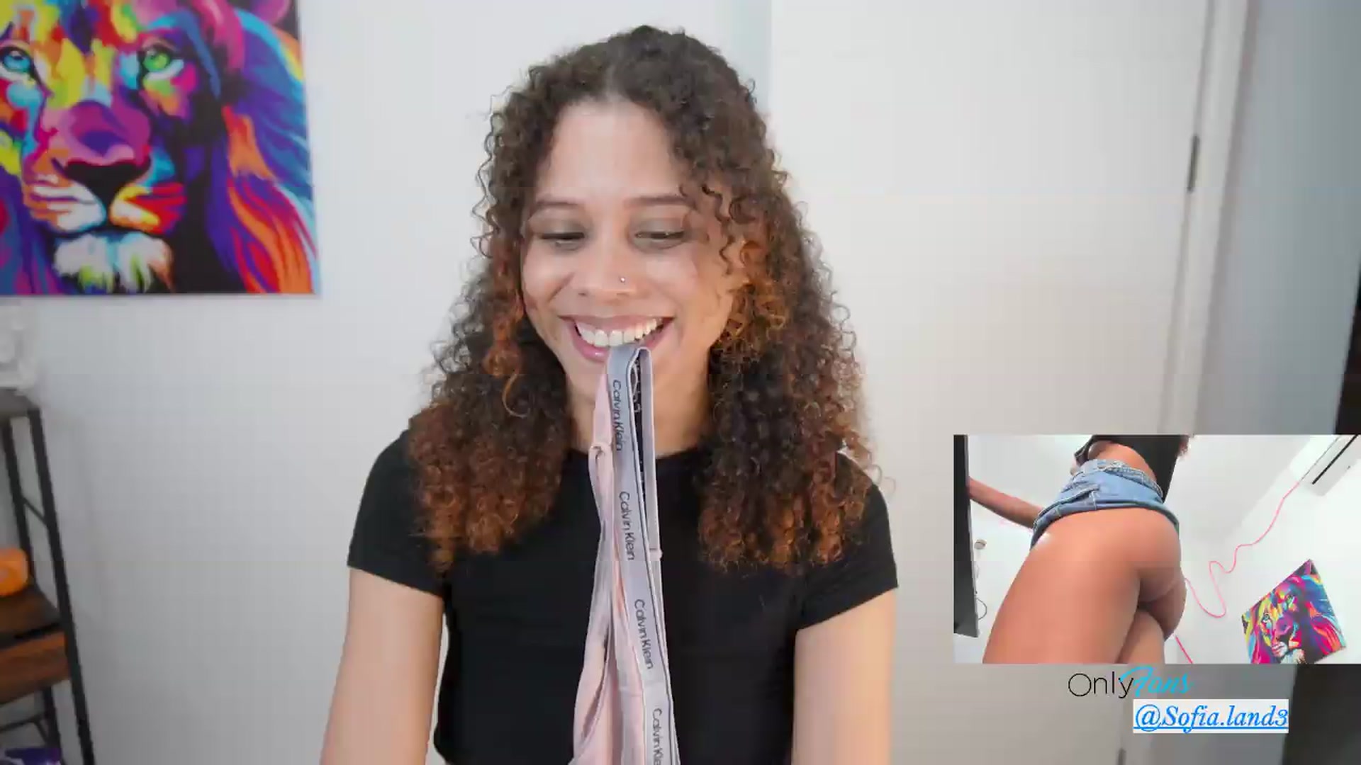 Gallery image thumbnail from pamela_land's myfreecams stream on, 06/22/2026, 24:25 image 1 of 20