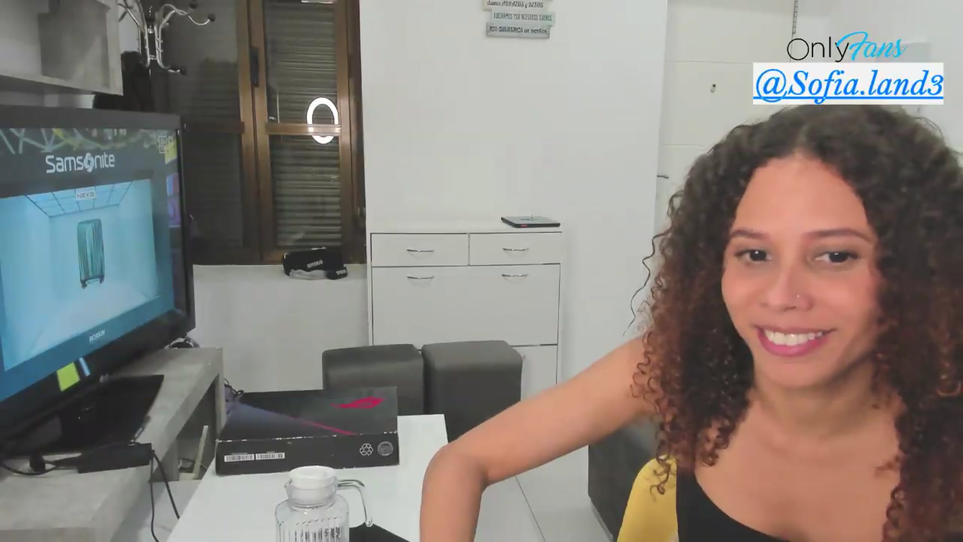 Gallery image thumbnail from pamela_land's myfreecams stream on, 07/12/2026, 01:30 image 10 of 20