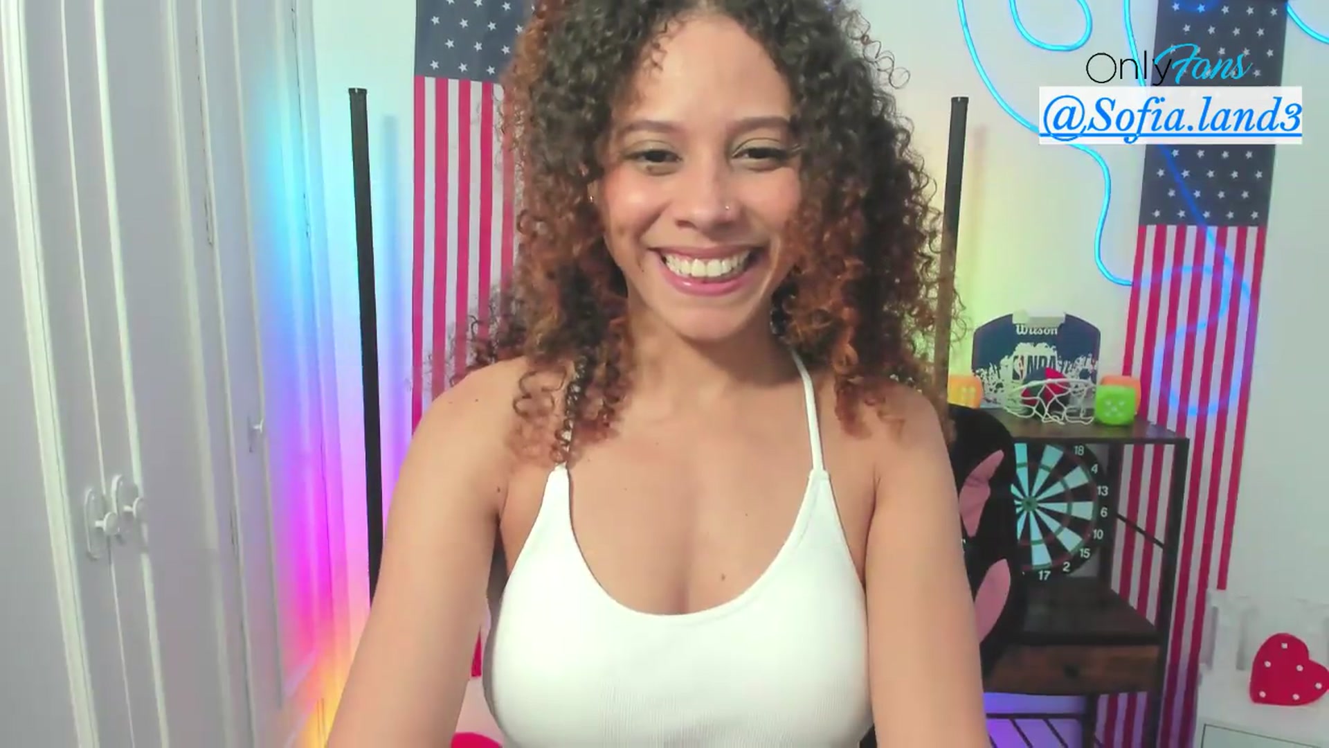 Gallery image thumbnail from pamela_land's myfreecams stream on, 07/17/2026, 22:39 image 2 of 20