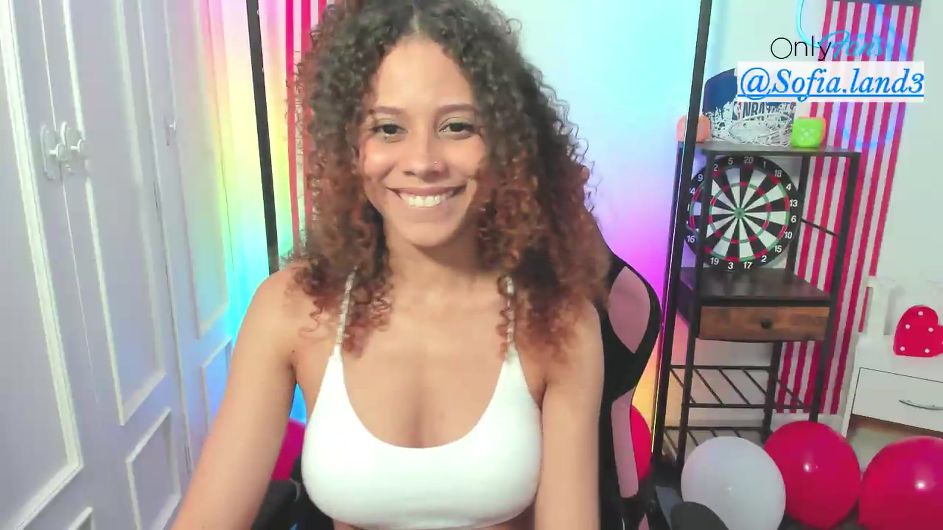 Gallery image thumbnail from pamela_land's myfreecams stream on, 07/18/2026, 01:36 image 11 of 20