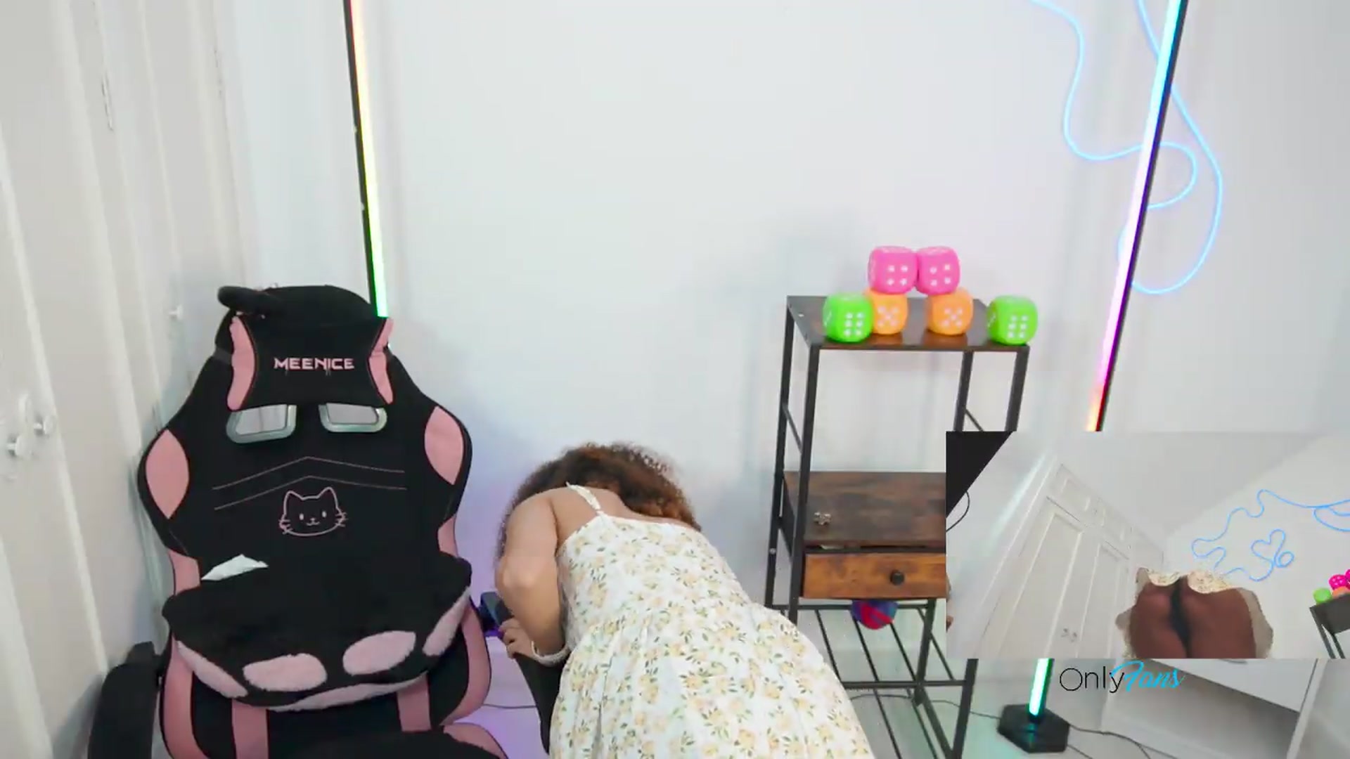 Gallery image thumbnail from pamela_land's myfreecams stream on, 08/15/2026, 02:35 image 4 of 20