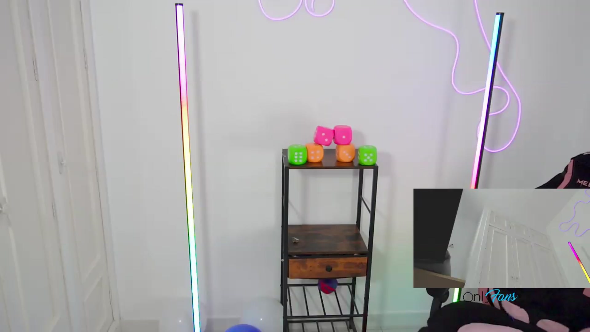 Gallery image thumbnail from pamela_land's myfreecams stream on, 08/22/2026, 02:55 image 8 of 20