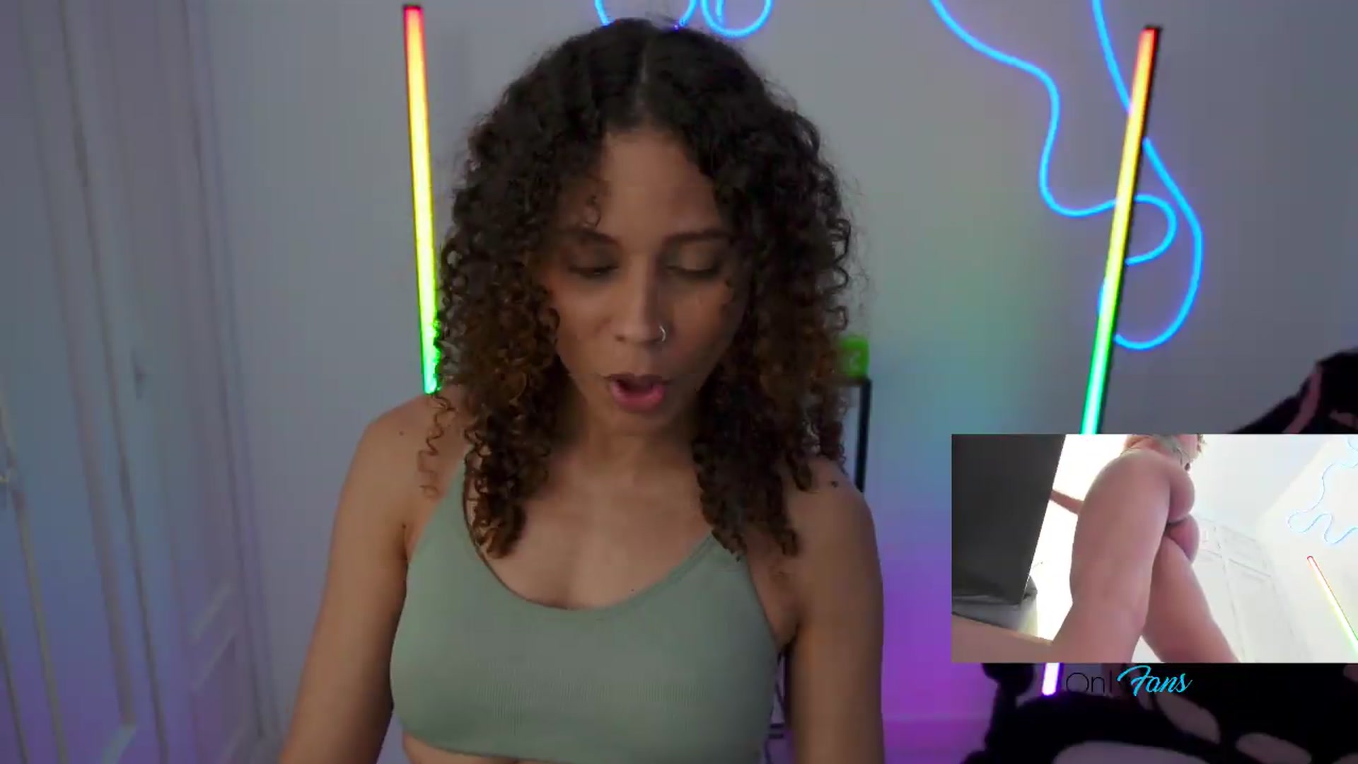 Gallery image thumbnail from pamela_land's myfreecams stream on, 08/22/2026, 02:55 image 10 of 20