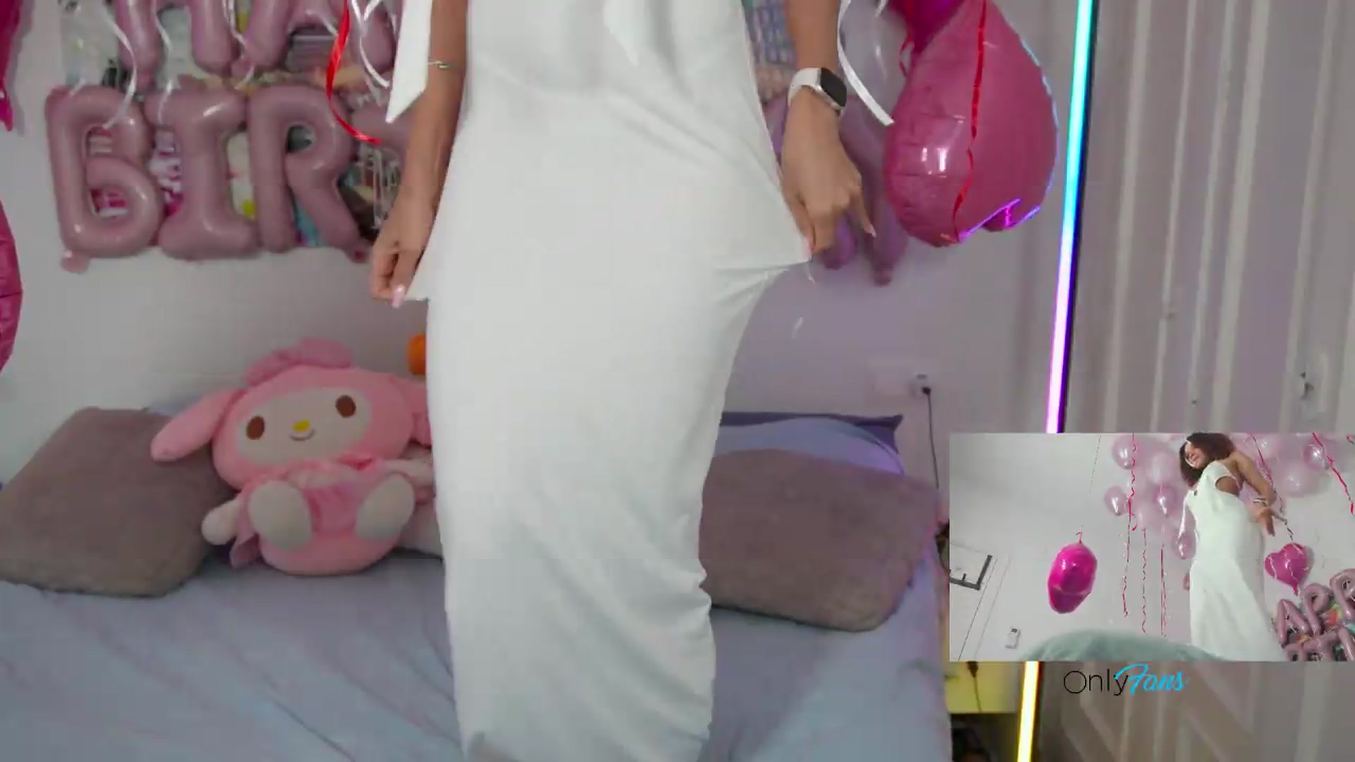 Gallery image thumbnail from pamela_land's myfreecams stream on, 08/31/2026, 02:58 image 17 of 20