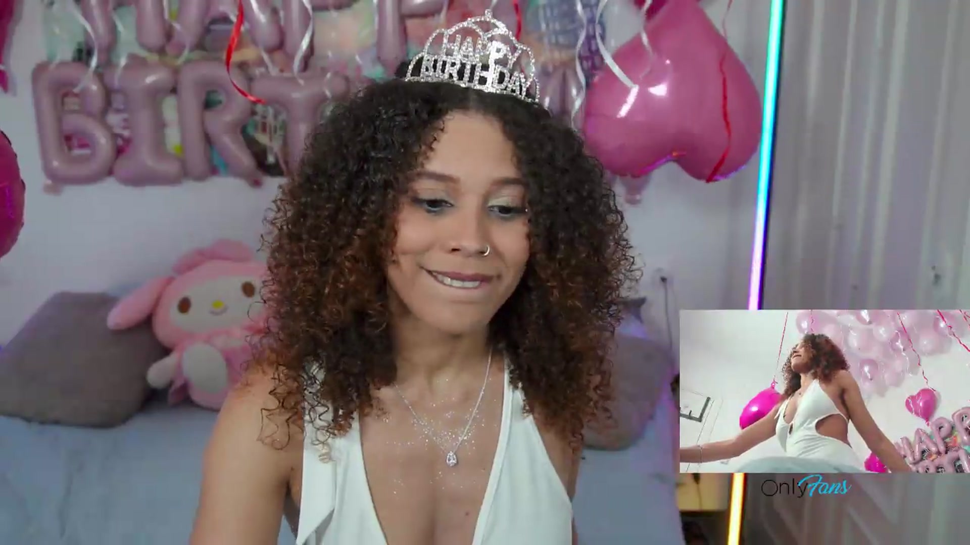 Gallery image thumbnail from pamela_land's myfreecams stream on, 08/31/2026, 02:58 image 15 of 20