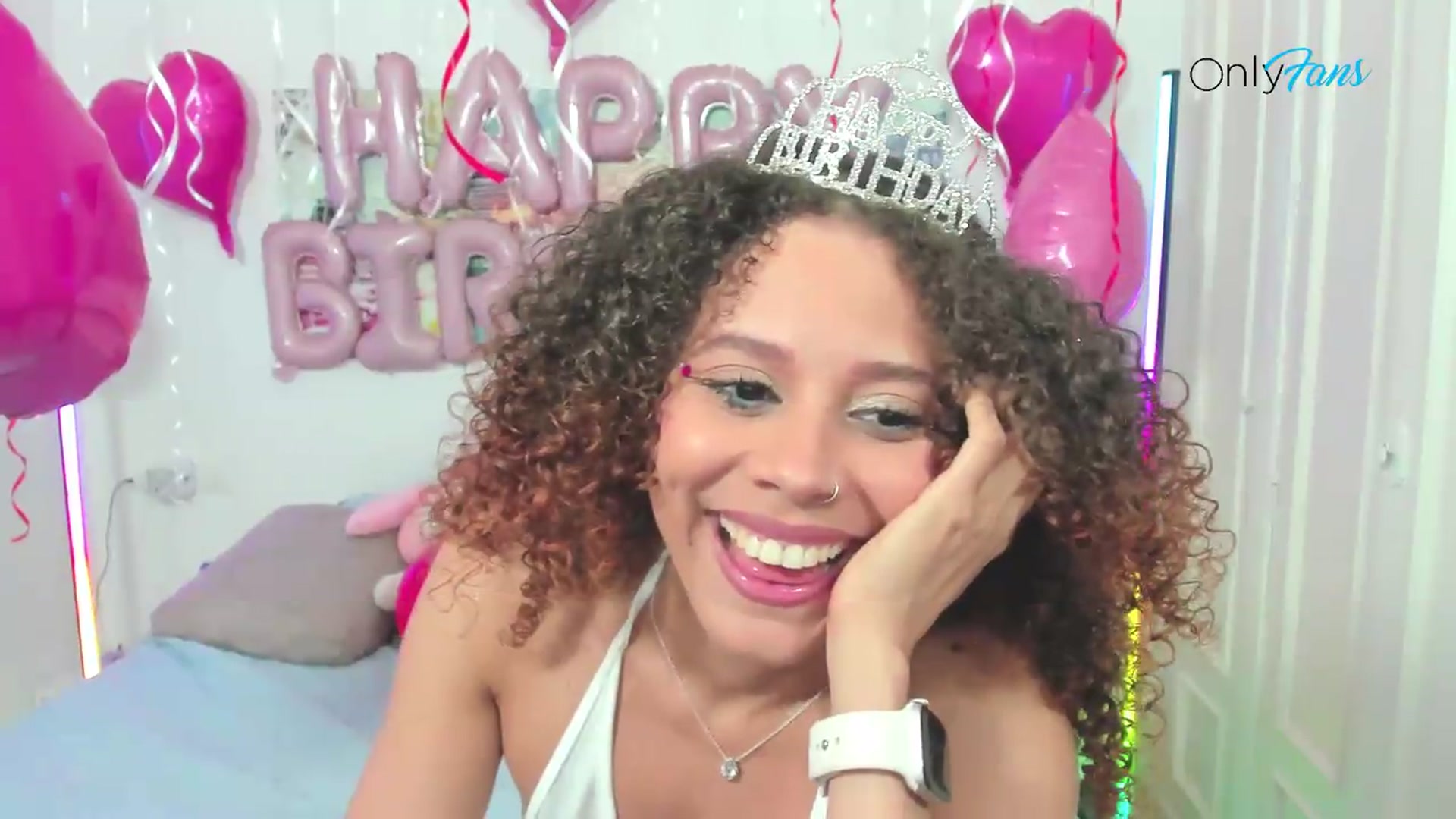 Gallery image thumbnail from pamela_land's myfreecams stream on, 08/31/2026, 04:41 image 15 of 20
