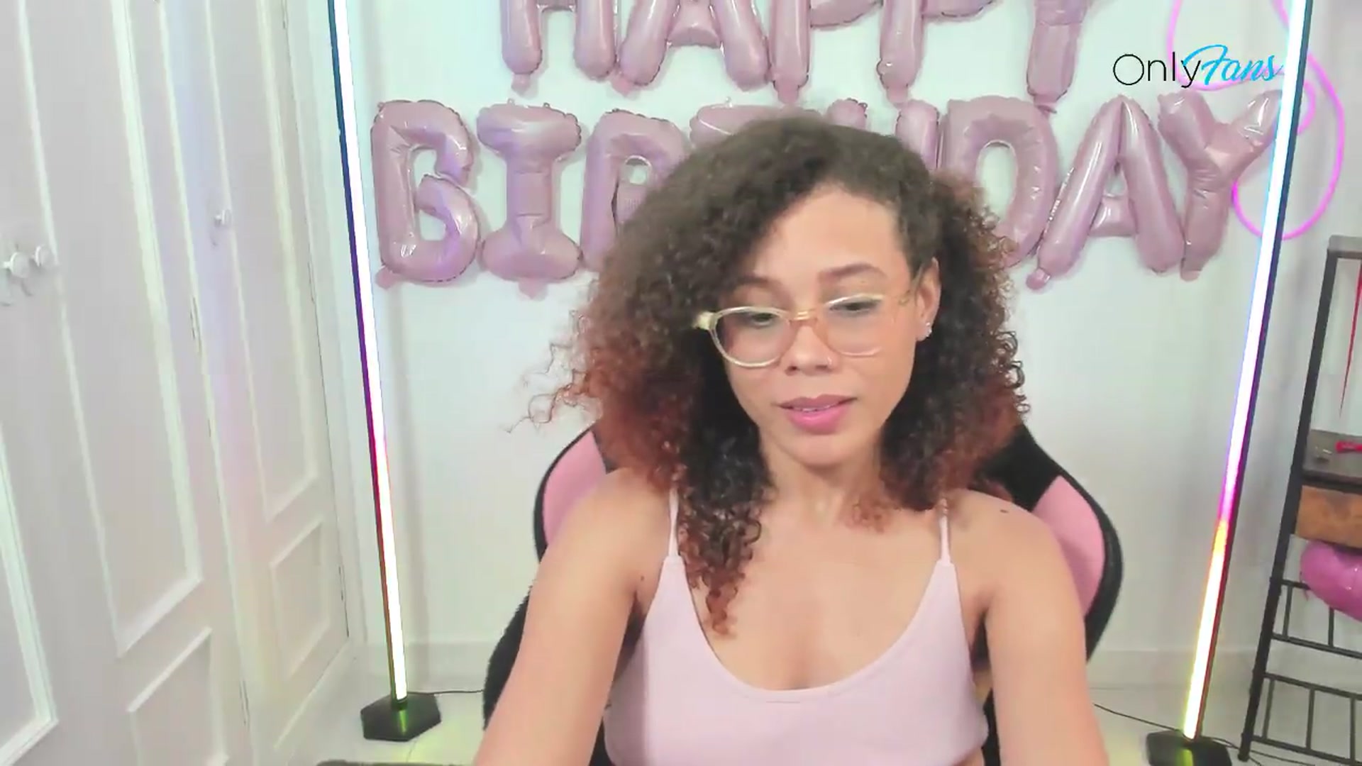 Gallery image thumbnail from pamela_land's myfreecams stream on, 09/12/2026, 08:45 image 3 of 20