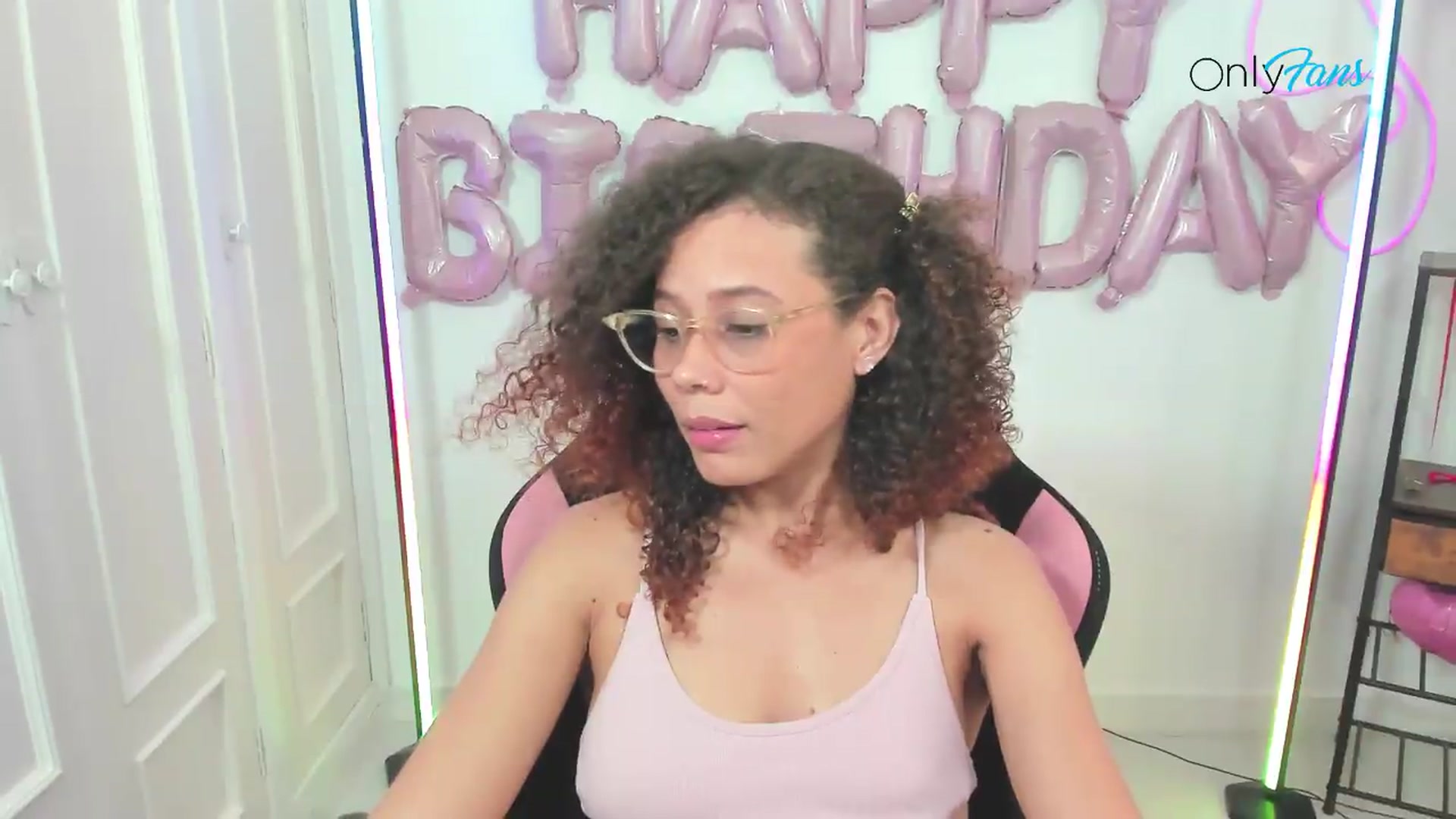 Gallery image thumbnail from pamela_land's myfreecams stream on, 09/12/2026, 08:45 image 4 of 20
