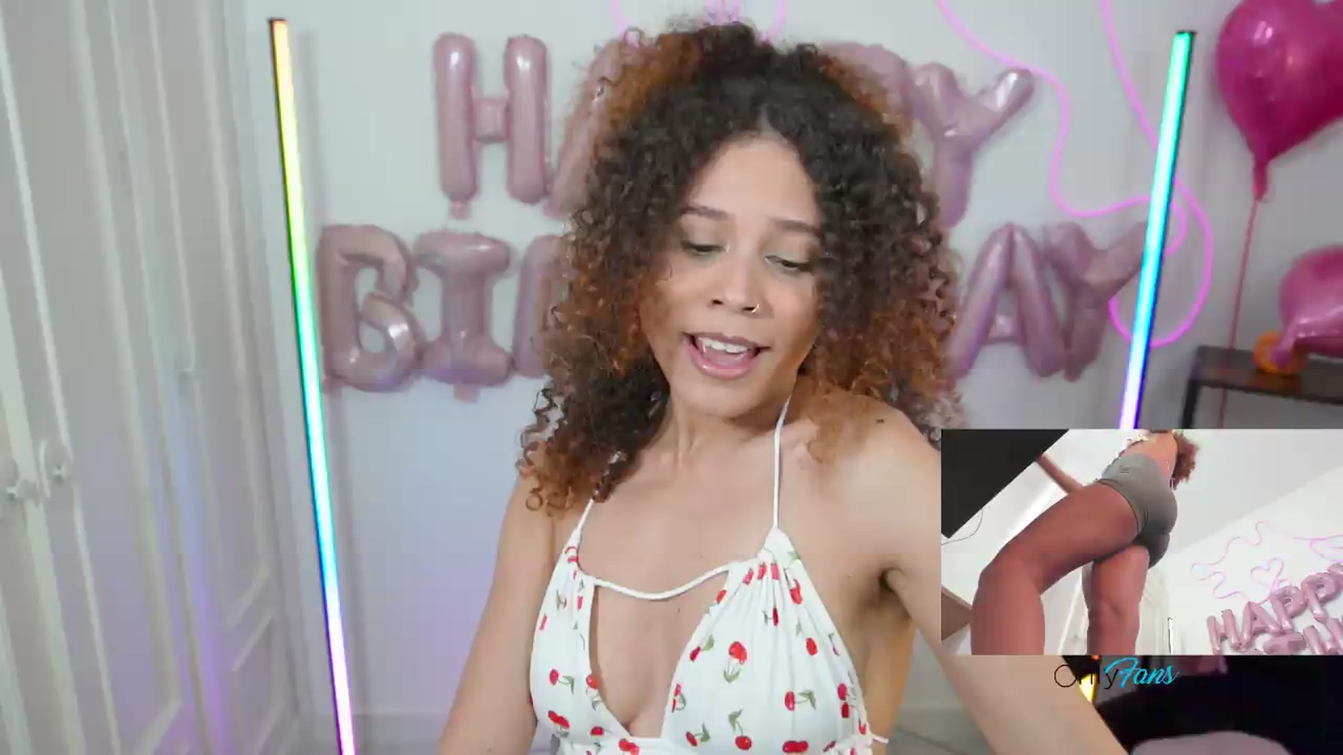 Gallery image thumbnail from pamela_land's myfreecams stream on, 09/13/2026, 19:07 image 1 of 20