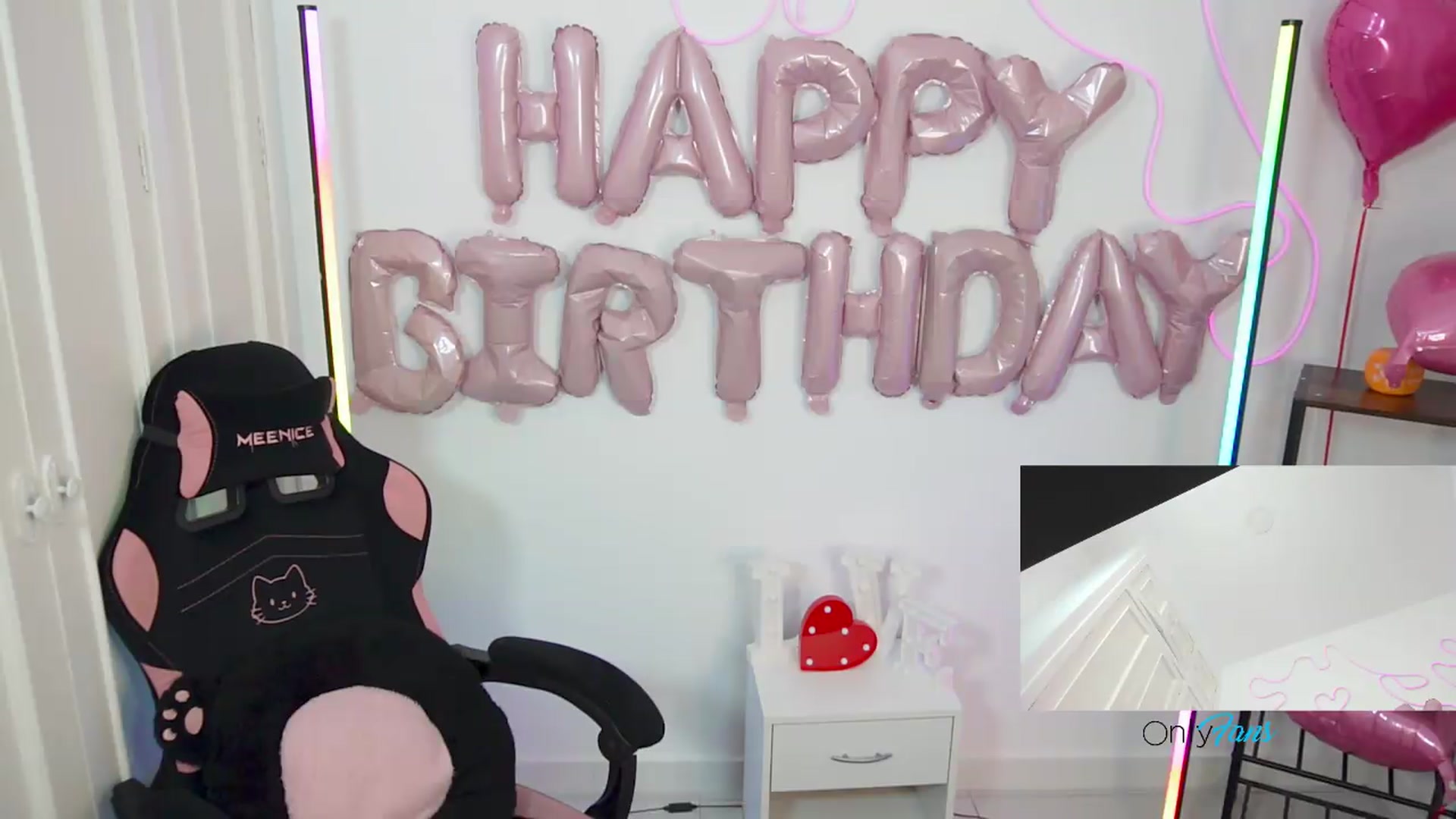 Gallery image thumbnail from pamela_land's myfreecams stream on, 10/03/2026, 02:21 image 5 of 20