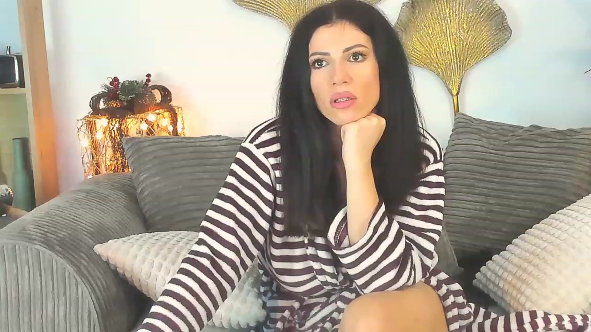Gallery image thumbnail from pamella_4u's myfreecams stream on, 12/29/2022, 18:36 image 18 of 20