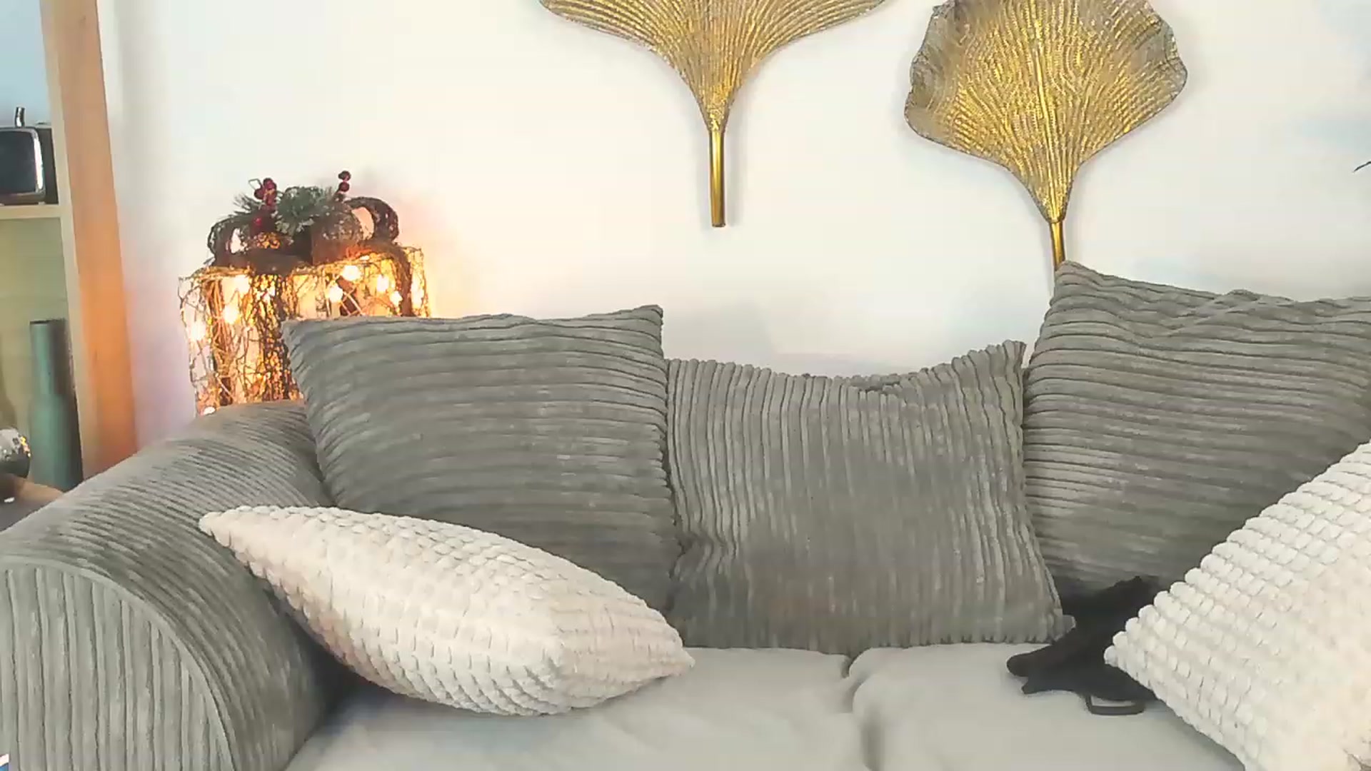 Gallery image thumbnail from pamella_4u's myfreecams stream on, 12/29/2022, 18:36 image 15 of 20