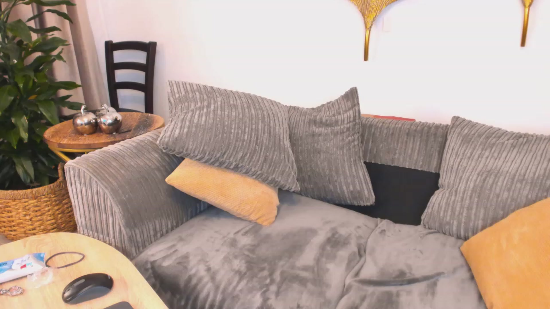 Gallery image thumbnail from pamella_4u's myfreecams stream on, 05/13/2023, 18:39 image 8 of 20