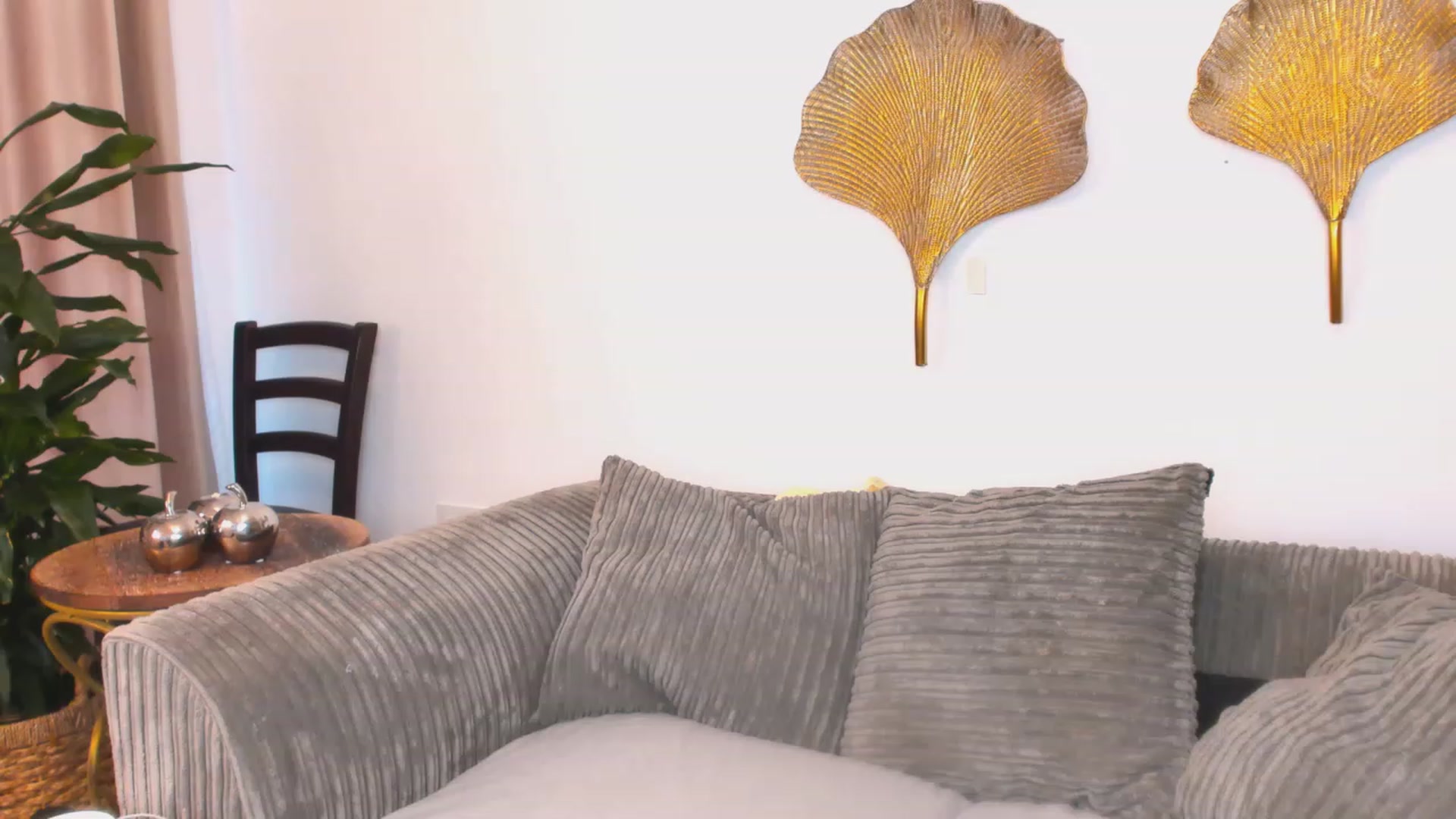 Gallery image thumbnail from pamella_4u's myfreecams stream on, 05/24/2023, 15:01 image 1 of 20