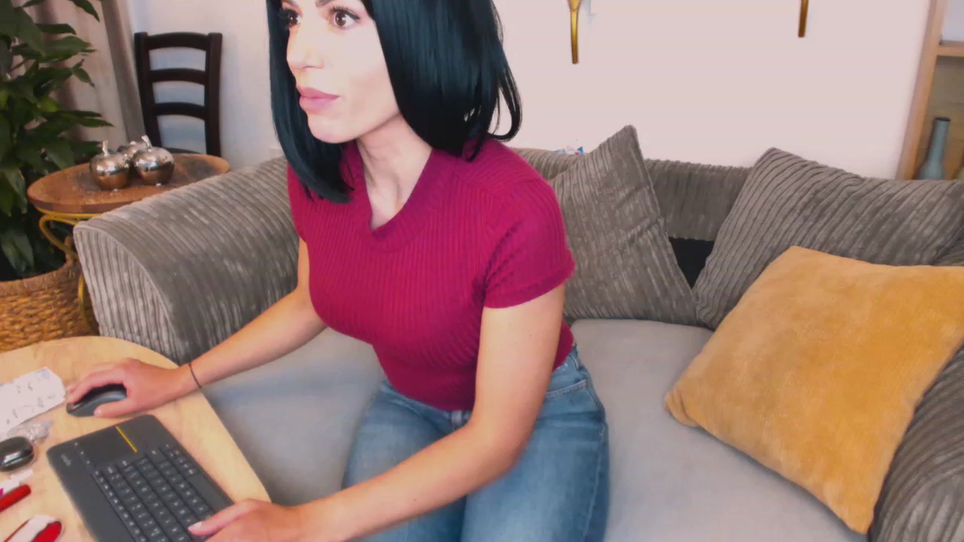 Gallery image thumbnail from pamella_4u's myfreecams stream on, 06/13/2023, 17:49 image 17 of 20