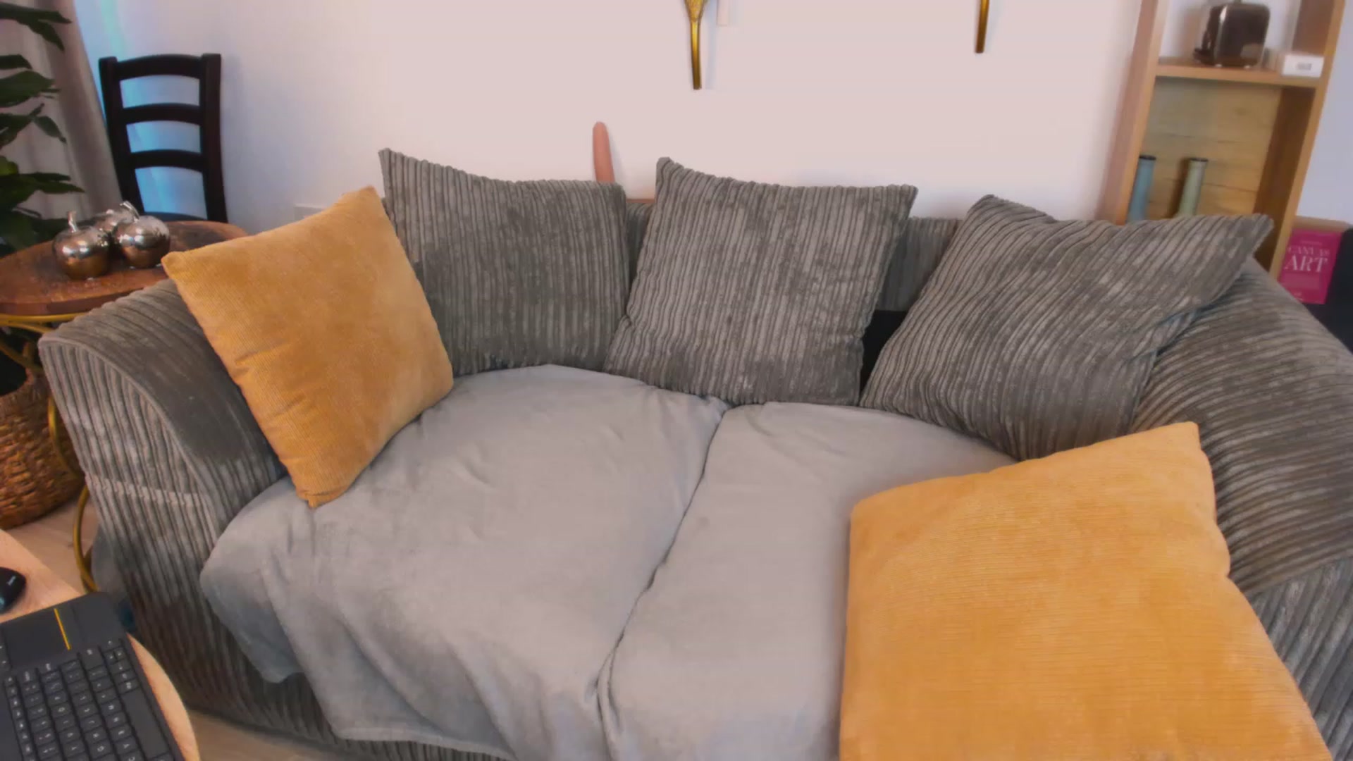 Gallery image thumbnail from pamella_4u's myfreecams stream on, 06/30/2023, 10:04 image 16 of 20
