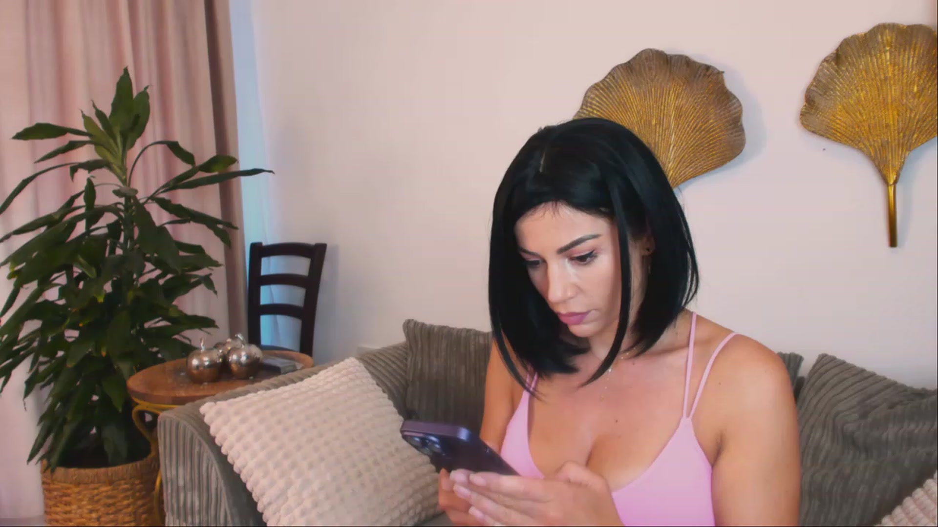 Gallery image thumbnail from pamella_4u's myfreecams stream on, 07/12/2023, 12:01 image 15 of 20